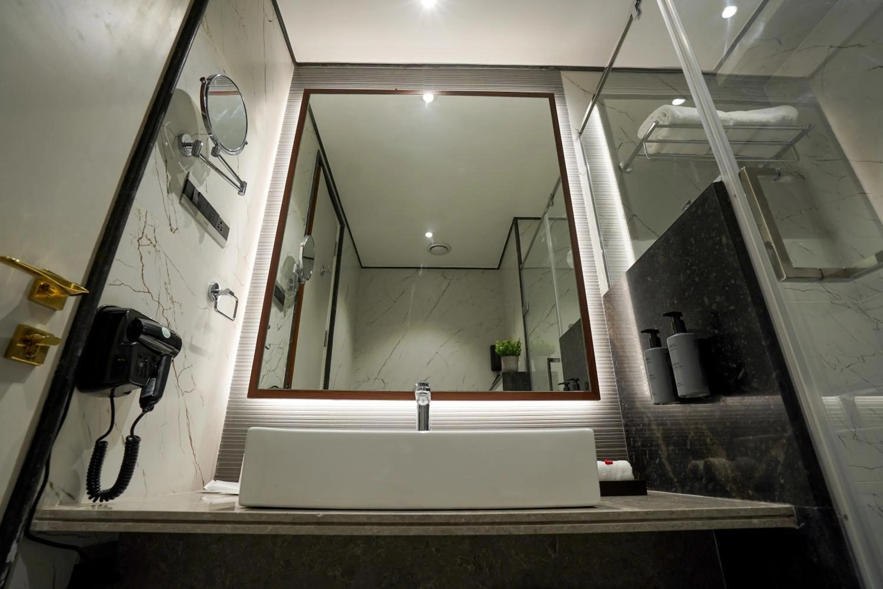 Bathroom in M2 Square by Monday Premium