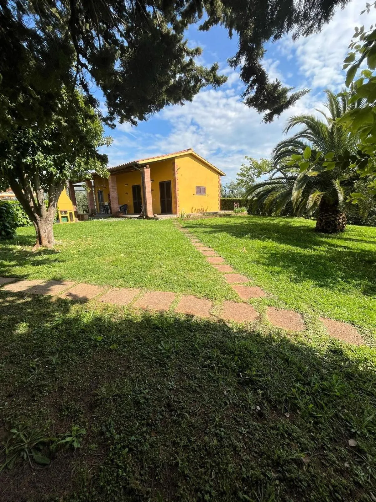 Garden view in Agriturismo La Carlina