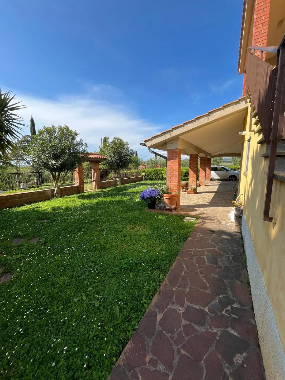 Garden view in Agriturismo La Carlina