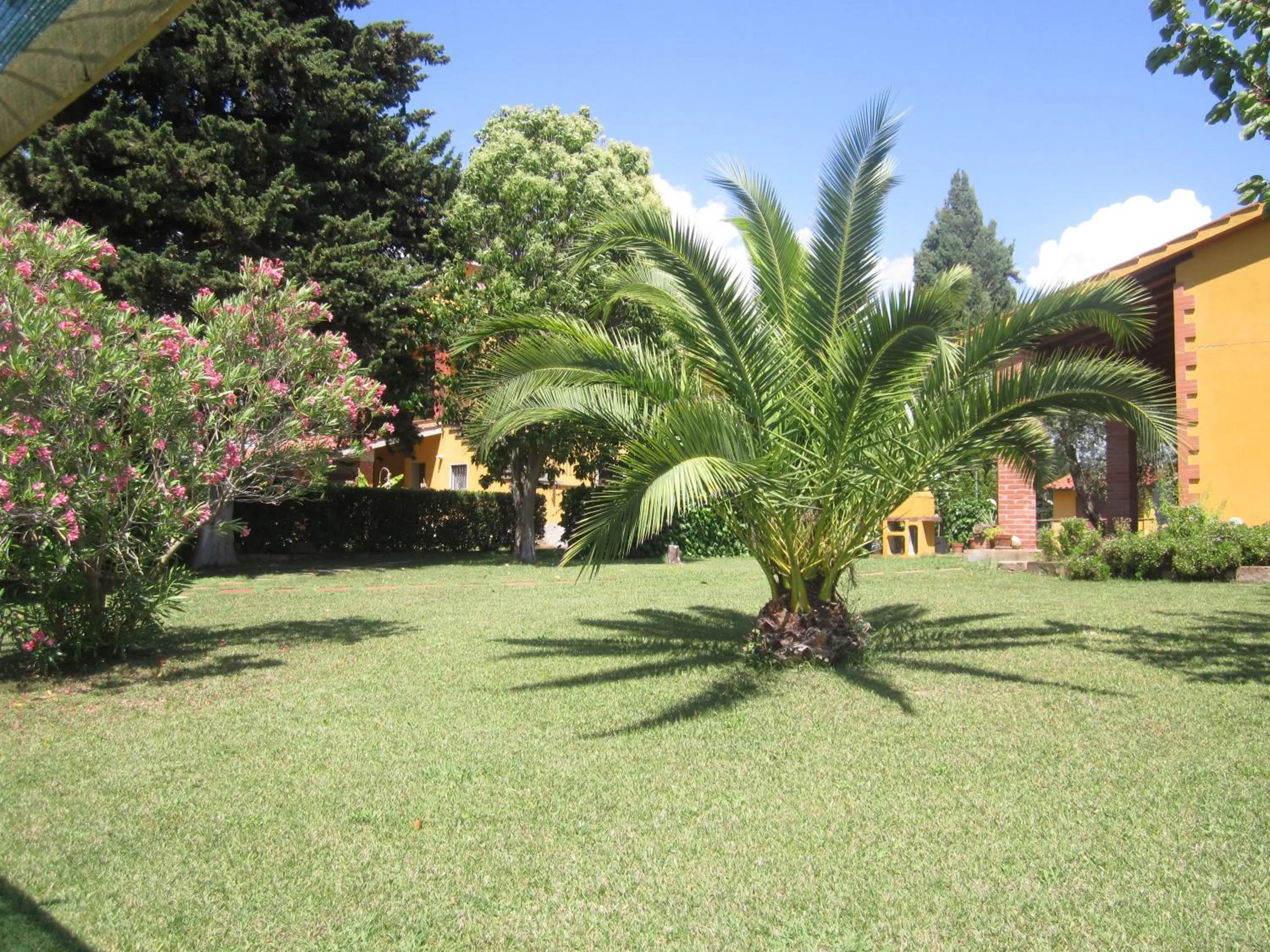 Garden view in Agriturismo La Carlina