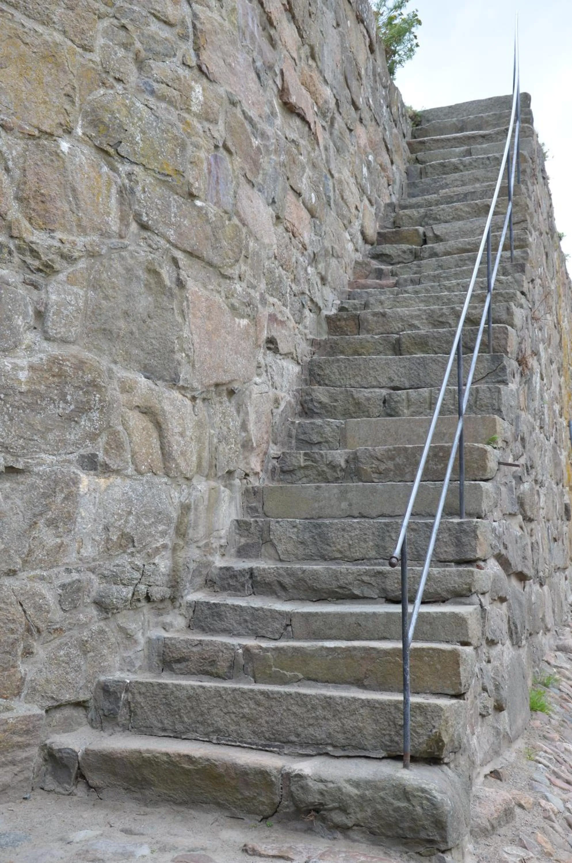 Area and facilities in Fästningens