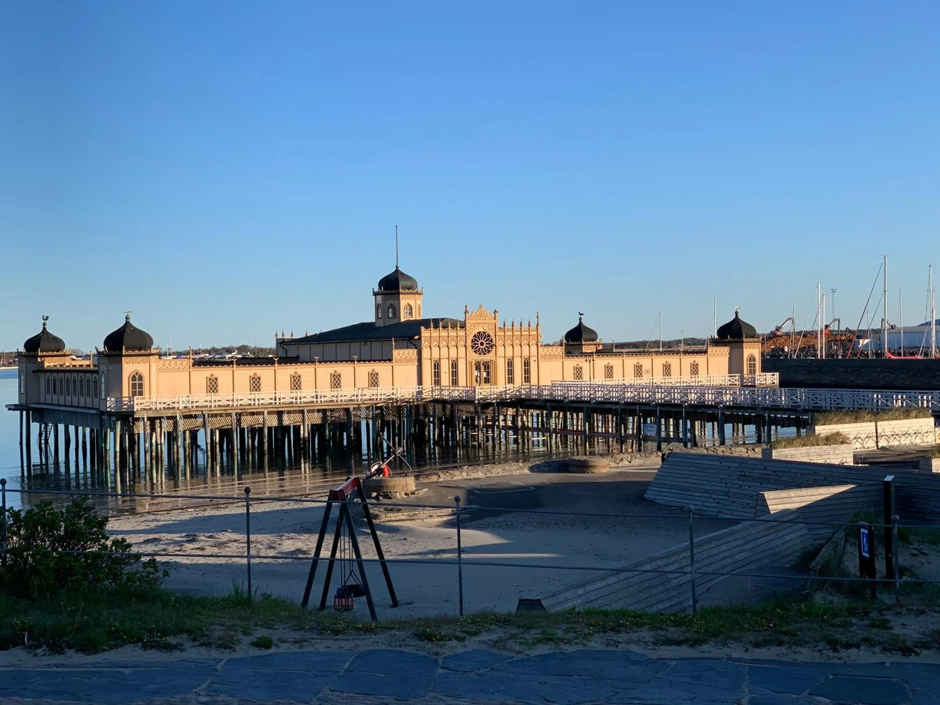 Nearby landmark in Fästningens
