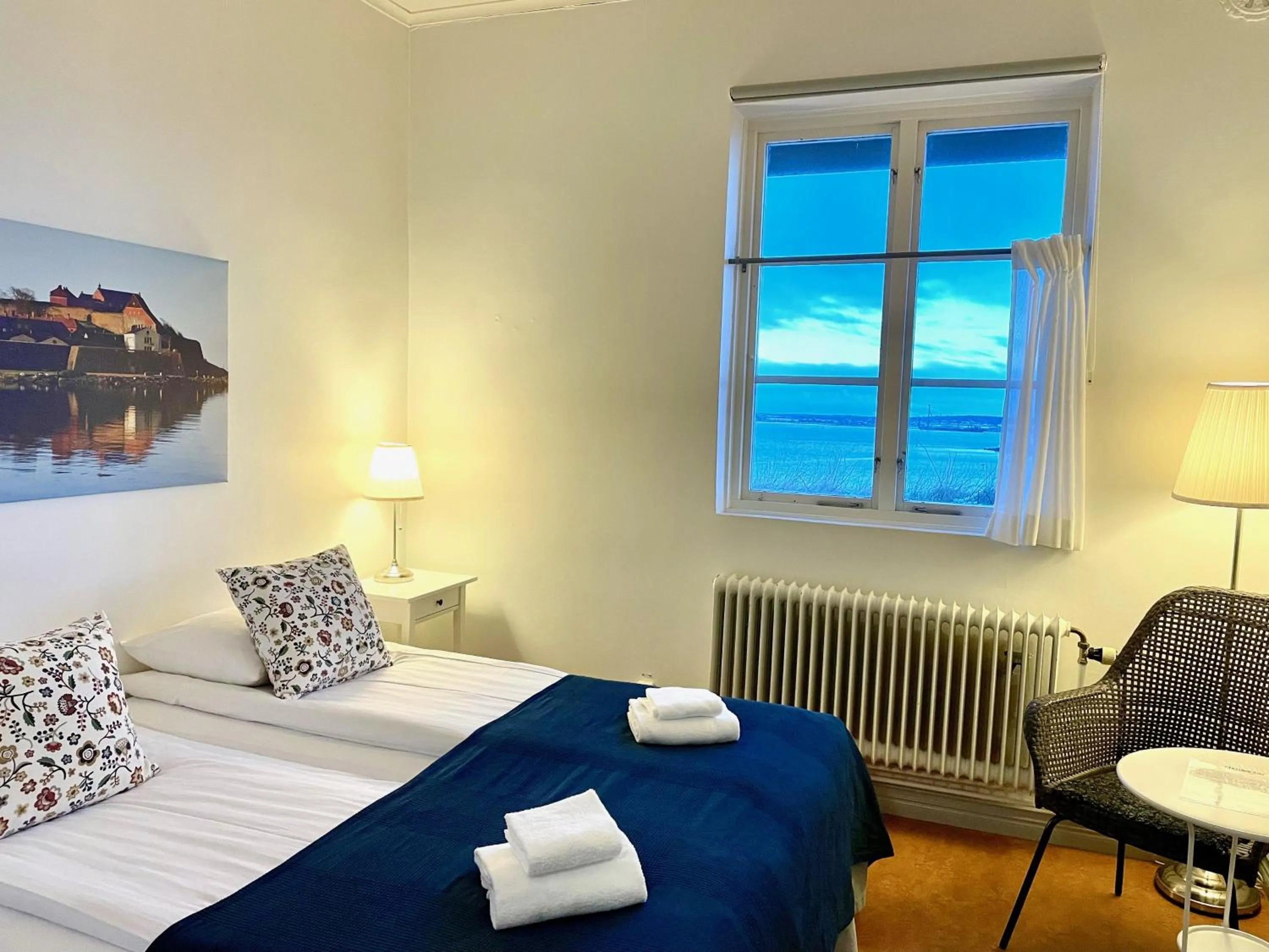 Property building, Bed in Fästningens