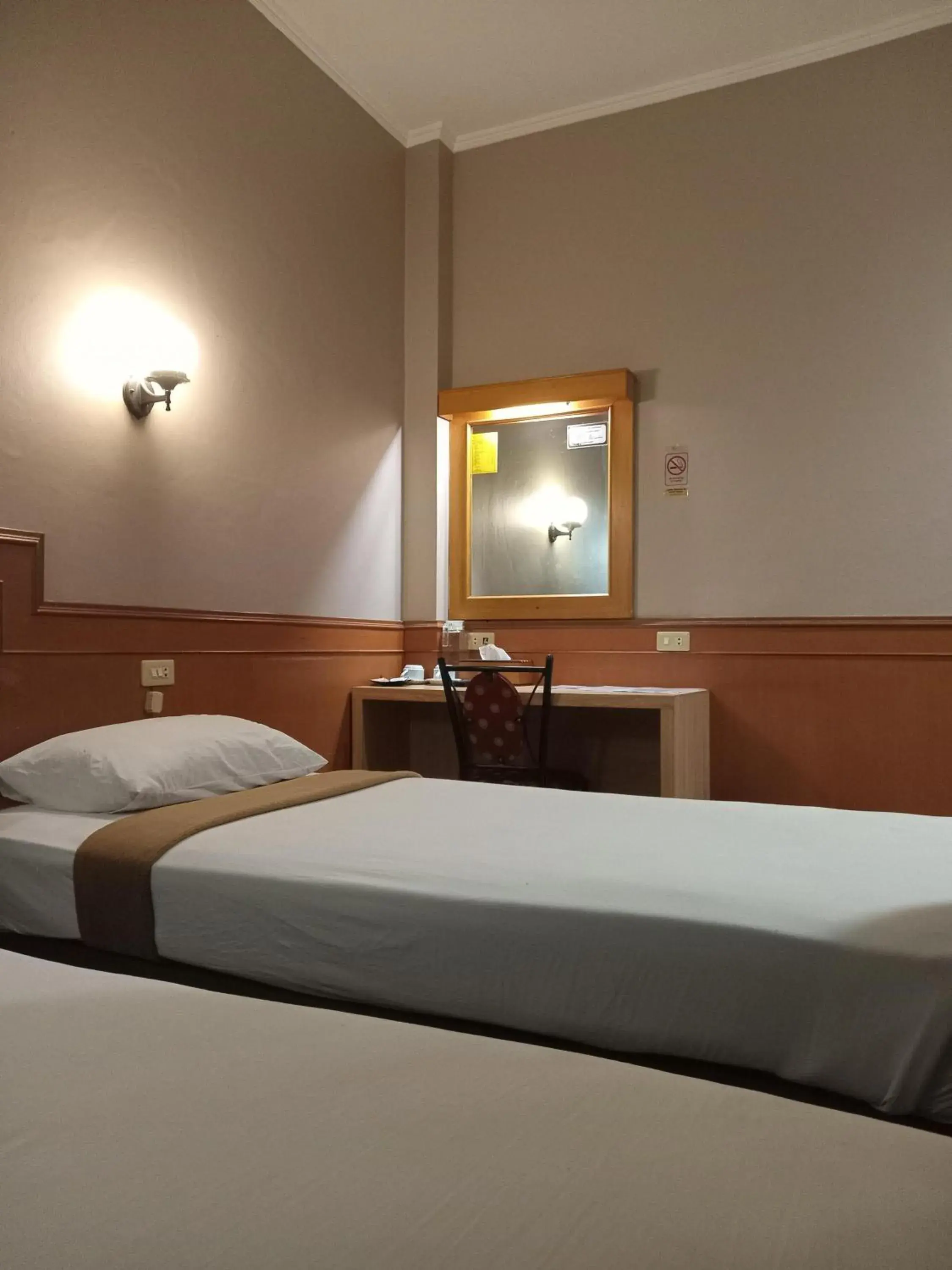 Superior Double or Twin Room in Violand Garden Hotel Samarinda Superior Double or Twin Room in Violand Garden Hotel Samarinda
