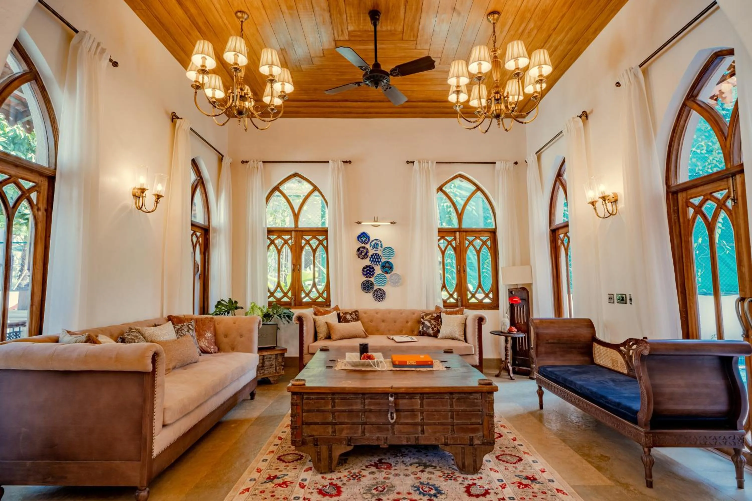 ELIVAAS 4 BHK with Pvt Pool & Media Room - Samukha by Aranayam