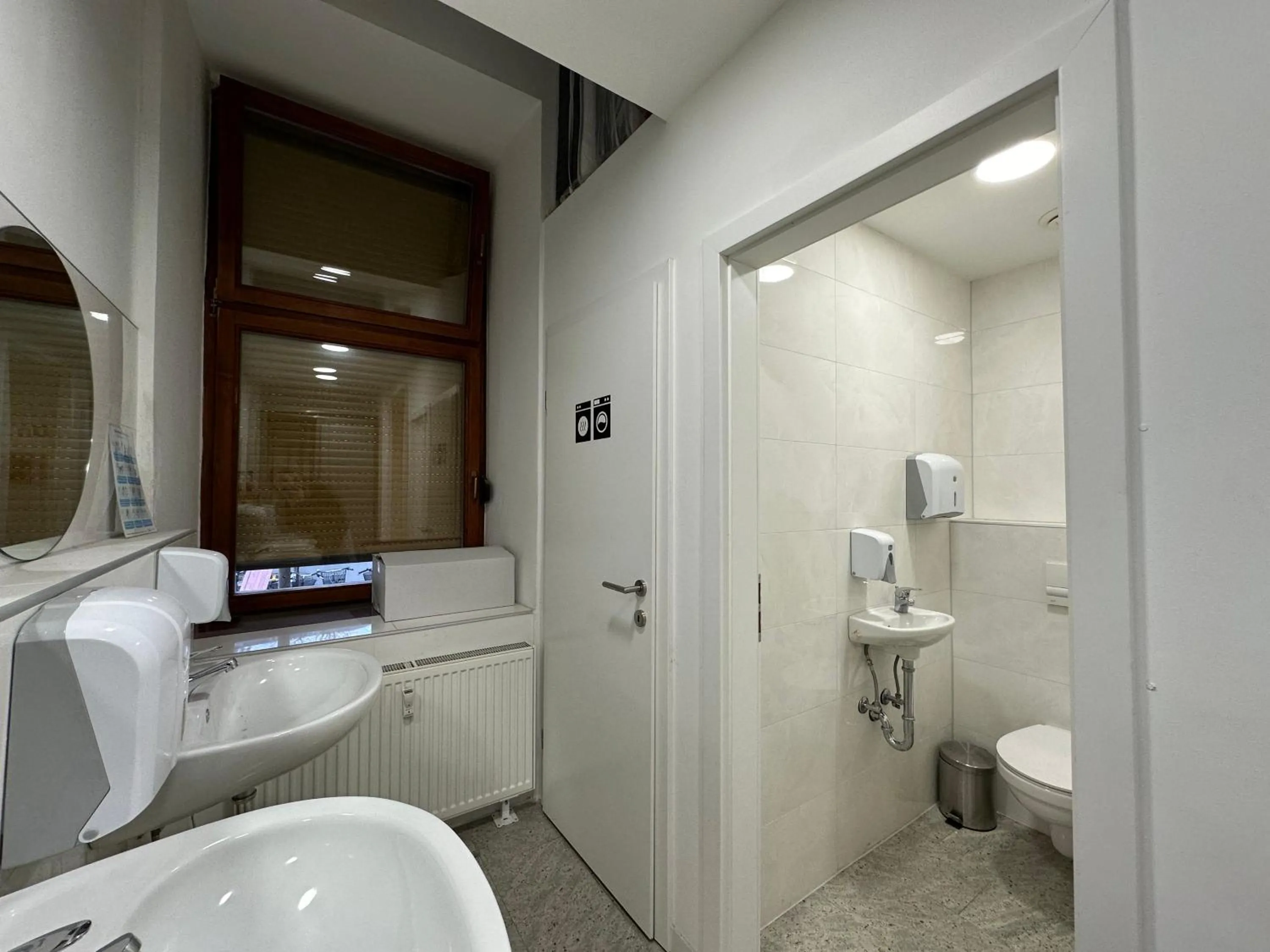 Bathroom in Hostel Opera