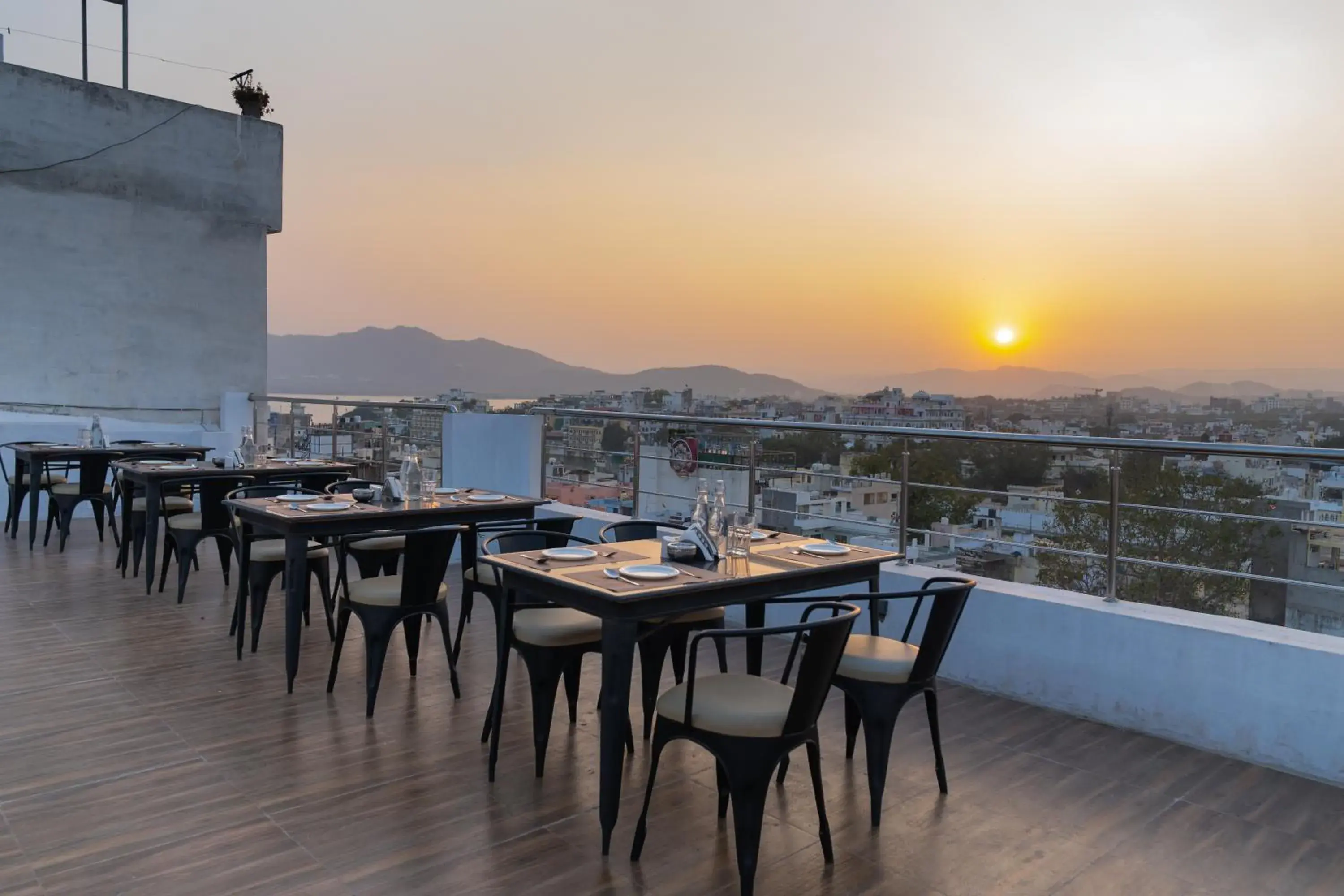 Restaurant/places to eat in Amoraya Udaipur Restaurant/places to eat in Amoraya Udaipur