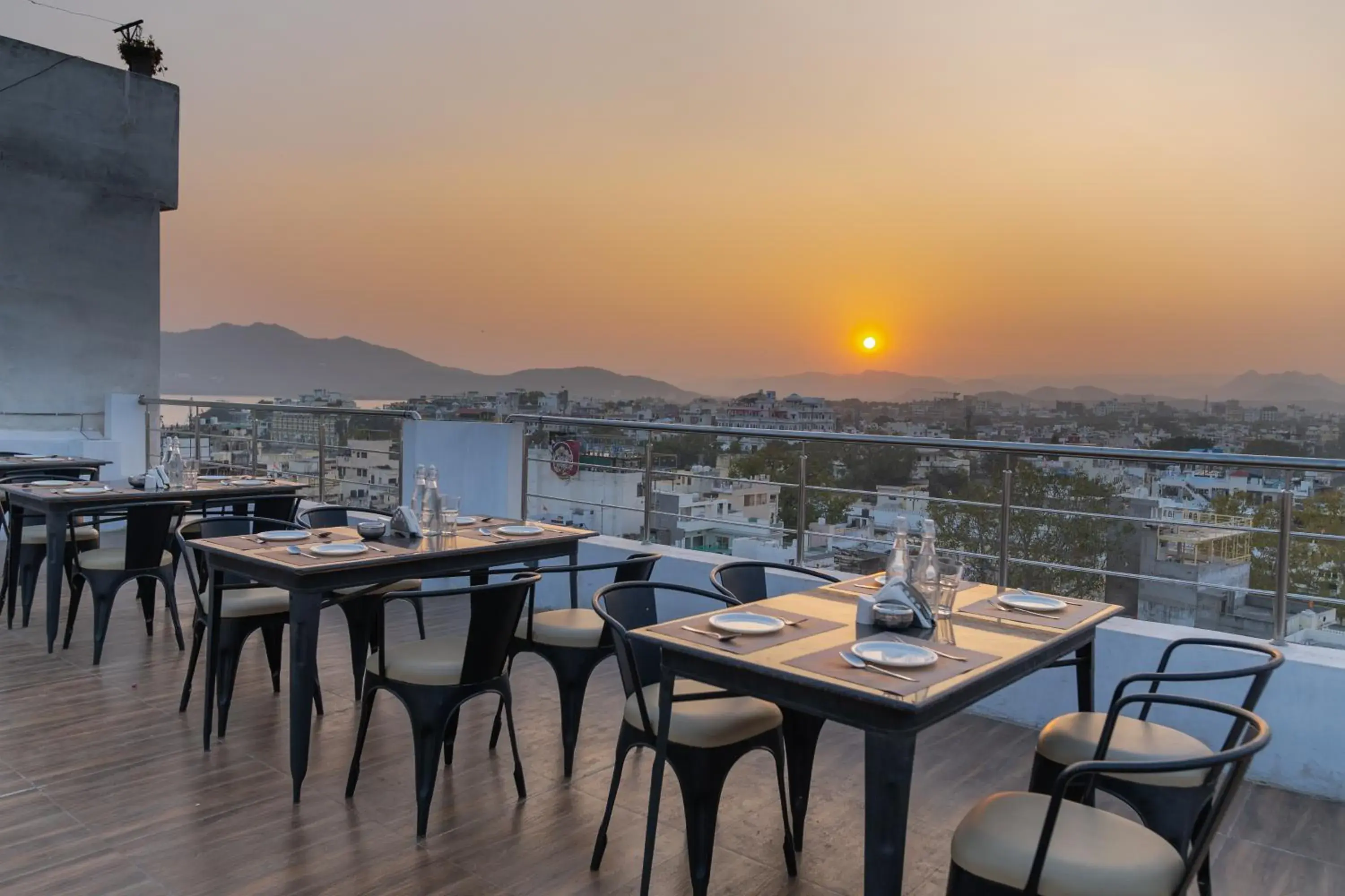 Restaurant/places to eat in Amoraya Udaipur Restaurant/places to eat in Amoraya Udaipur