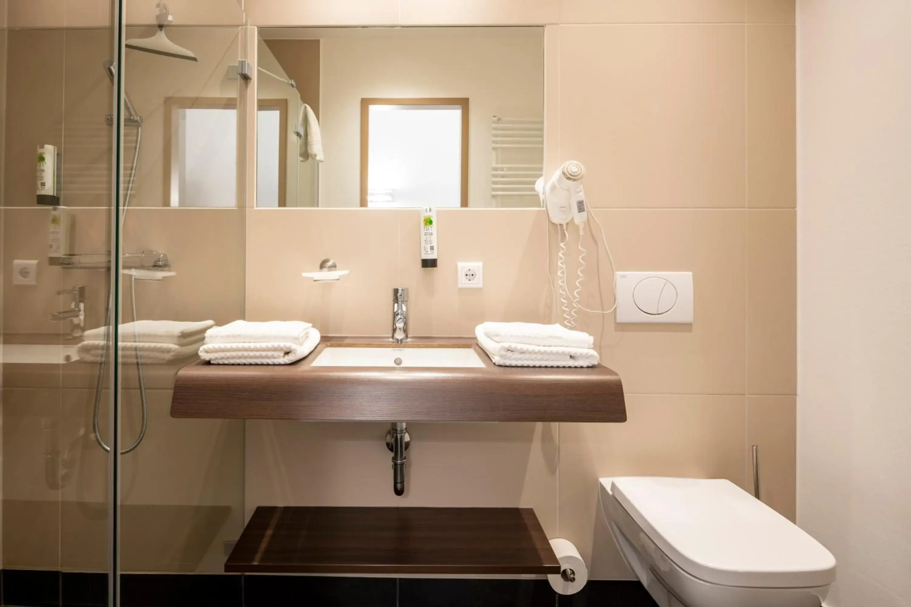 Deluxe Double or Twin Room in Boardinghaus Weinberg Campus Deluxe Double or Twin Room in Boardinghaus Weinberg Campus