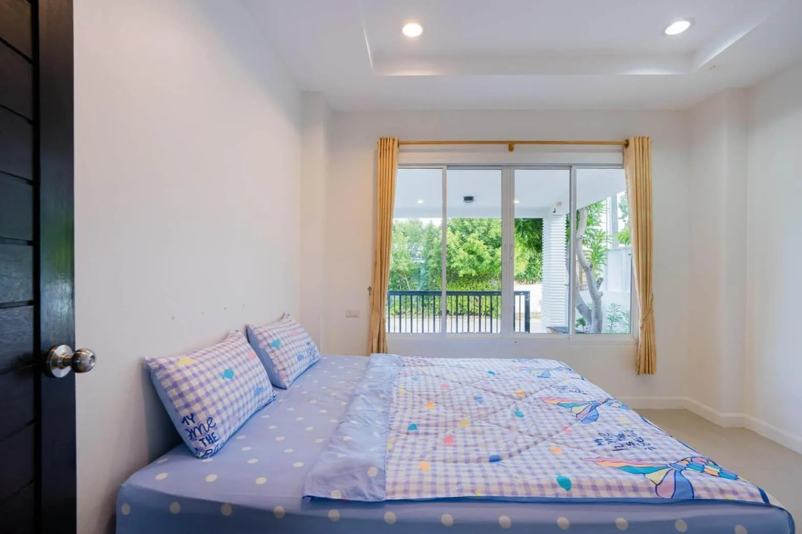 Bed in Space X Slider 4 Bedrooms Pool Villa Huahin