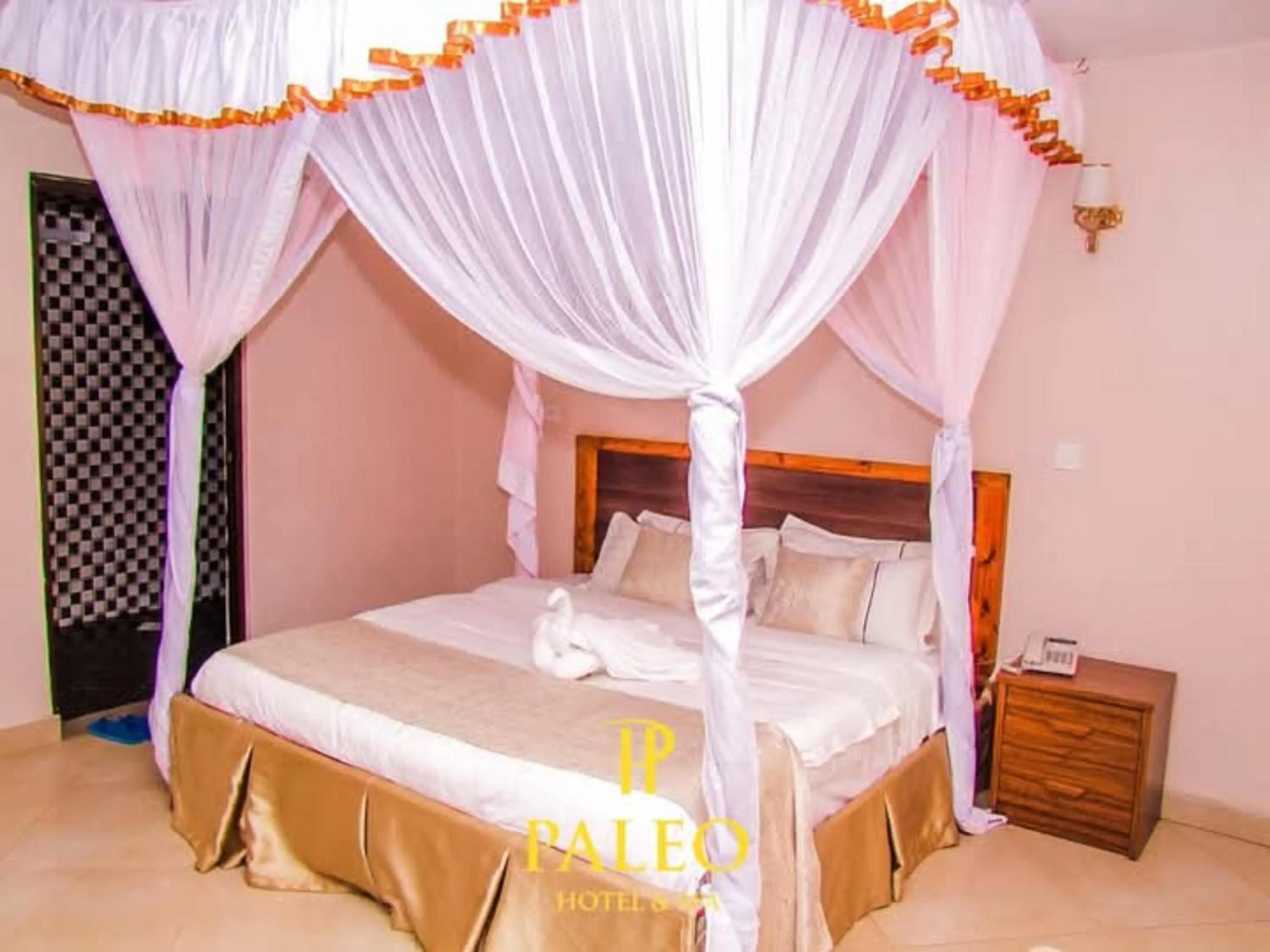 Bed in Paleo Hotel and Spa, Thika