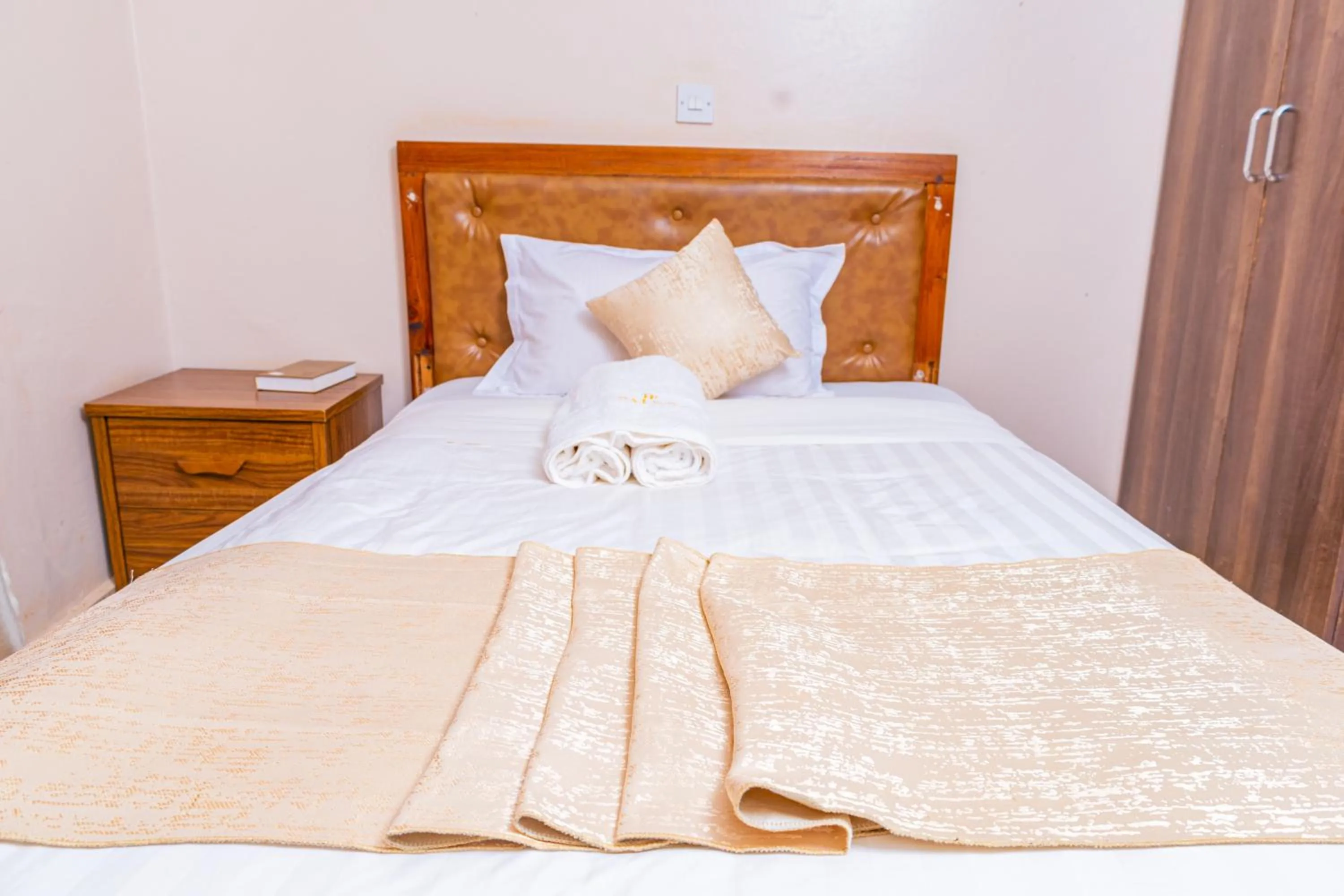 Bedroom, Bed in Paleo Hotel and Spa, Thika