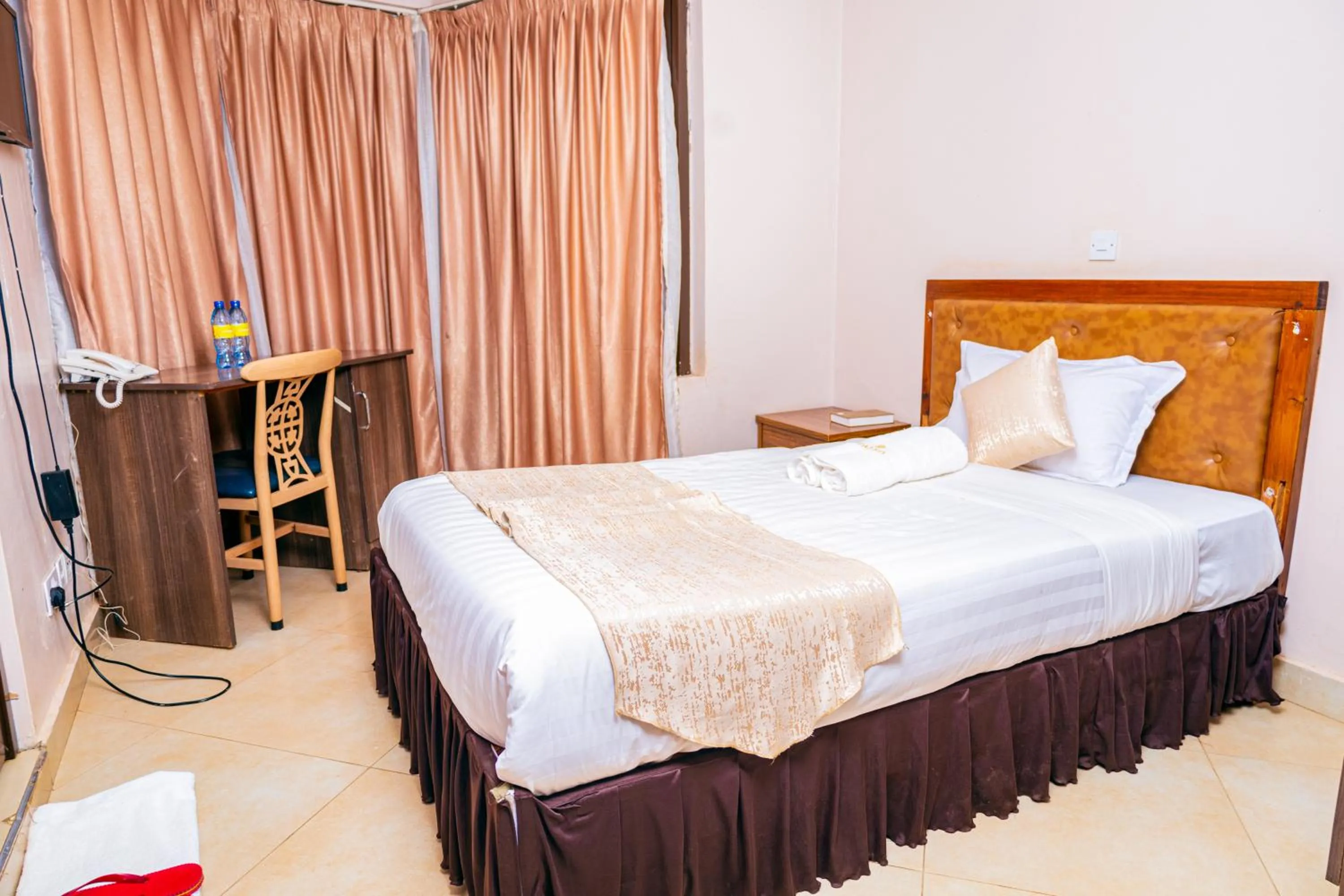 Bedroom, Bed in Paleo Hotel and Spa, Thika