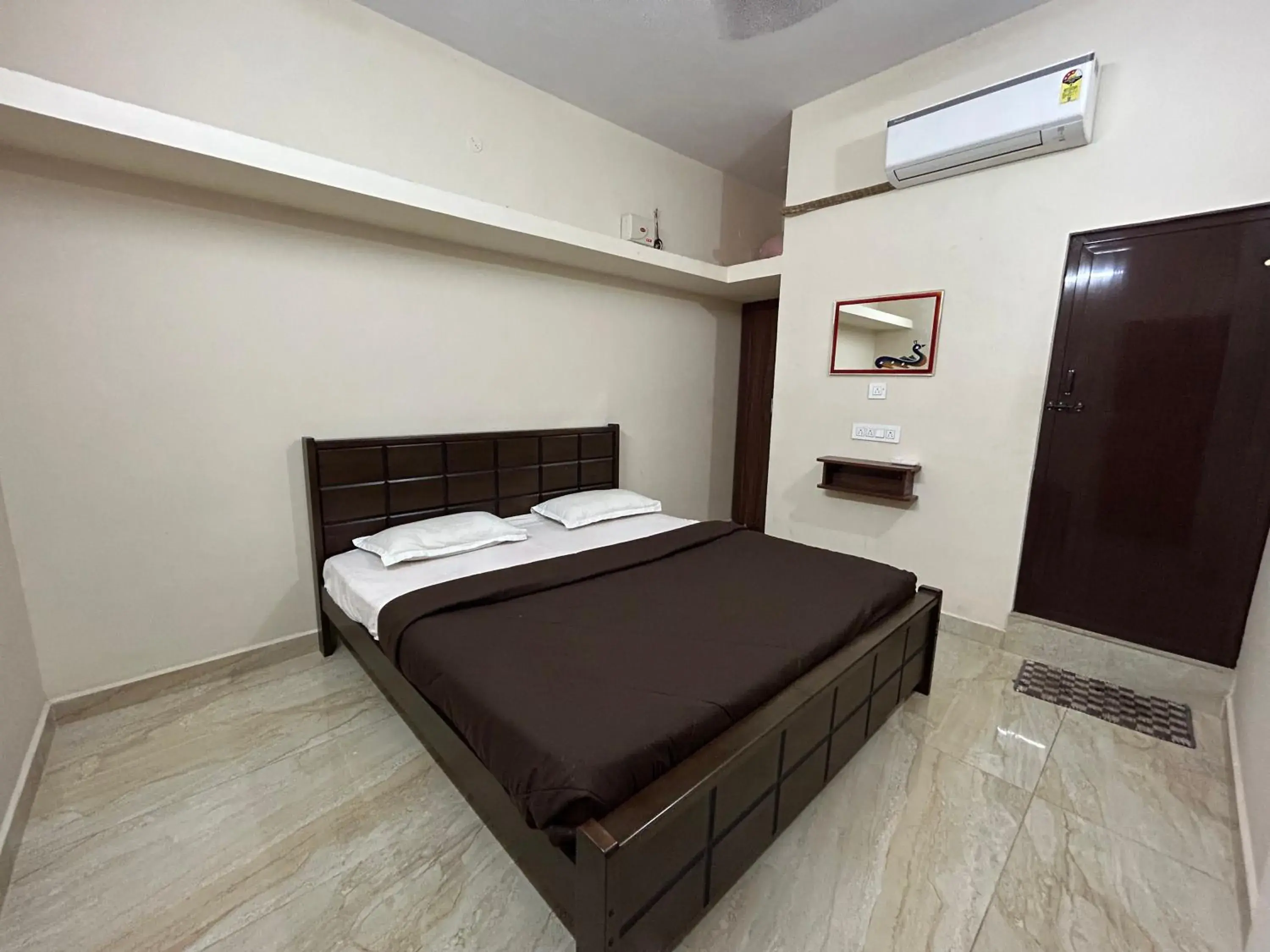 Two-Bedroom House in The kaya homestay Srirangam Two-Bedroom House in The kaya homestay Srirangam