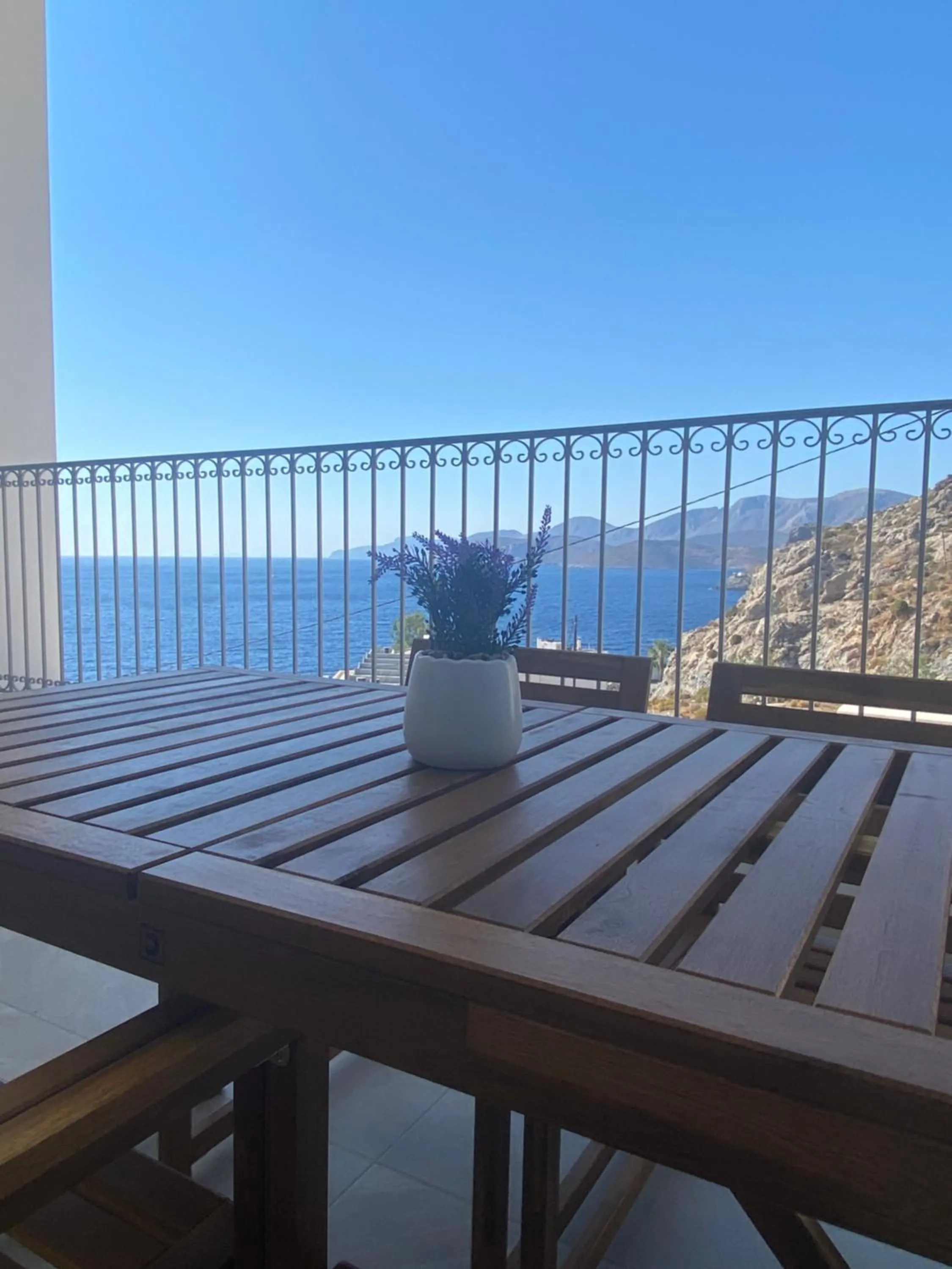 Elena Village Hotel & Suites