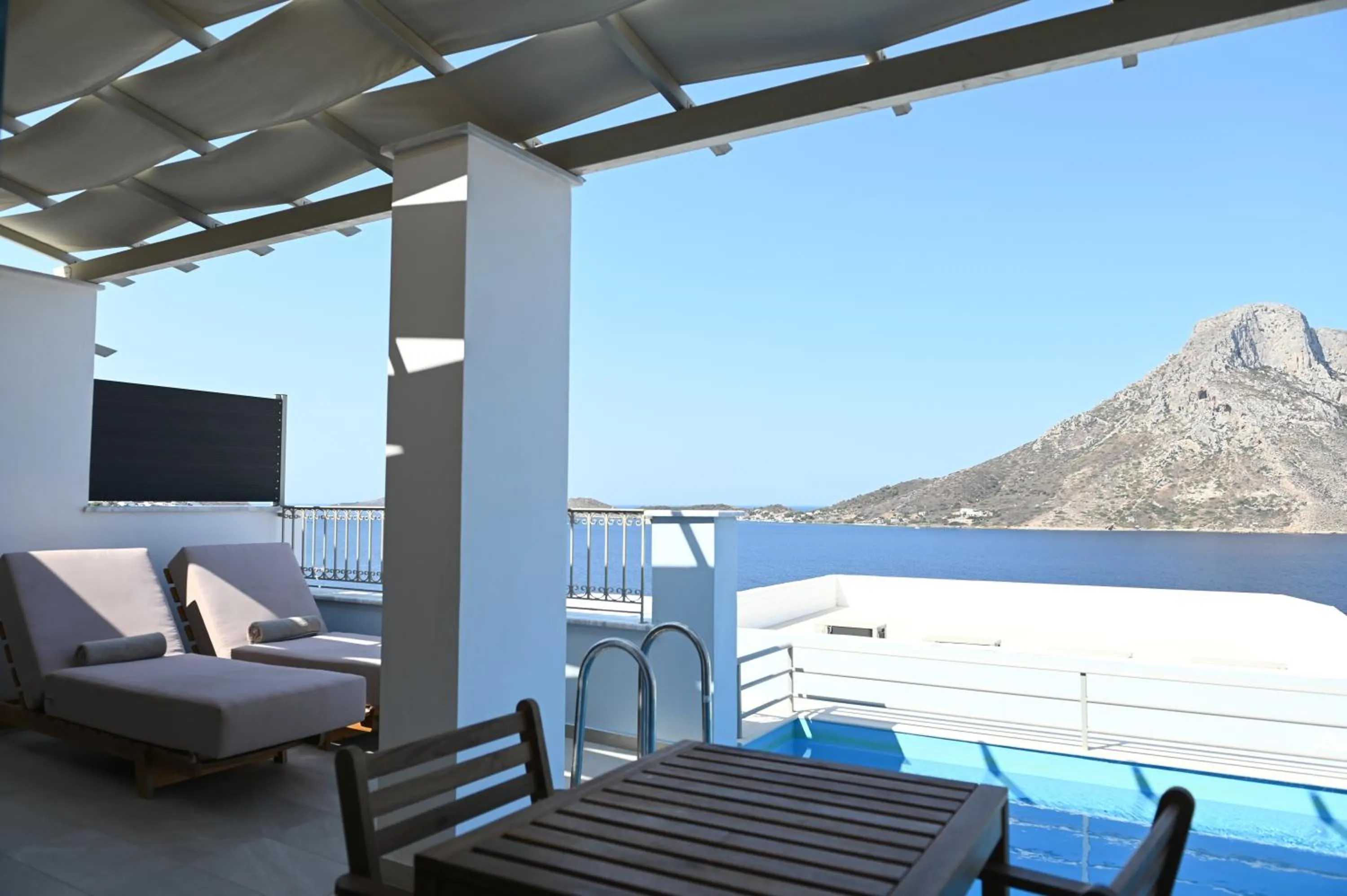 Elena Village Hotel & Suites