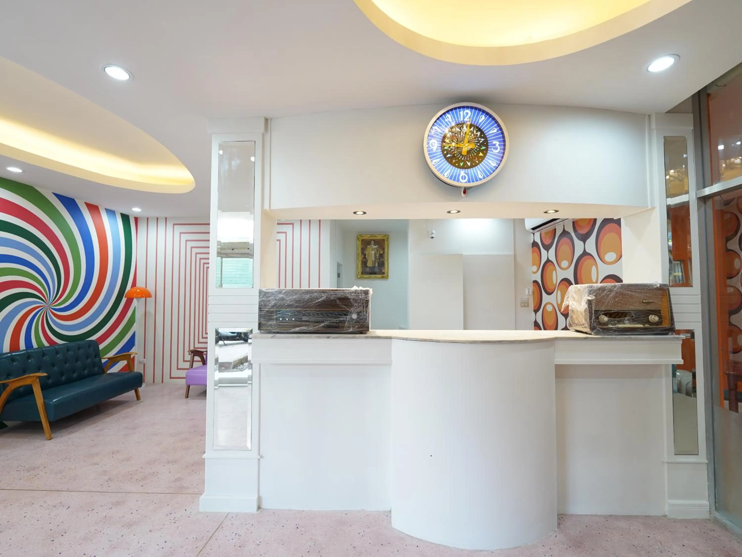 Lobby or reception in RoomQuest Hotel Pratunam