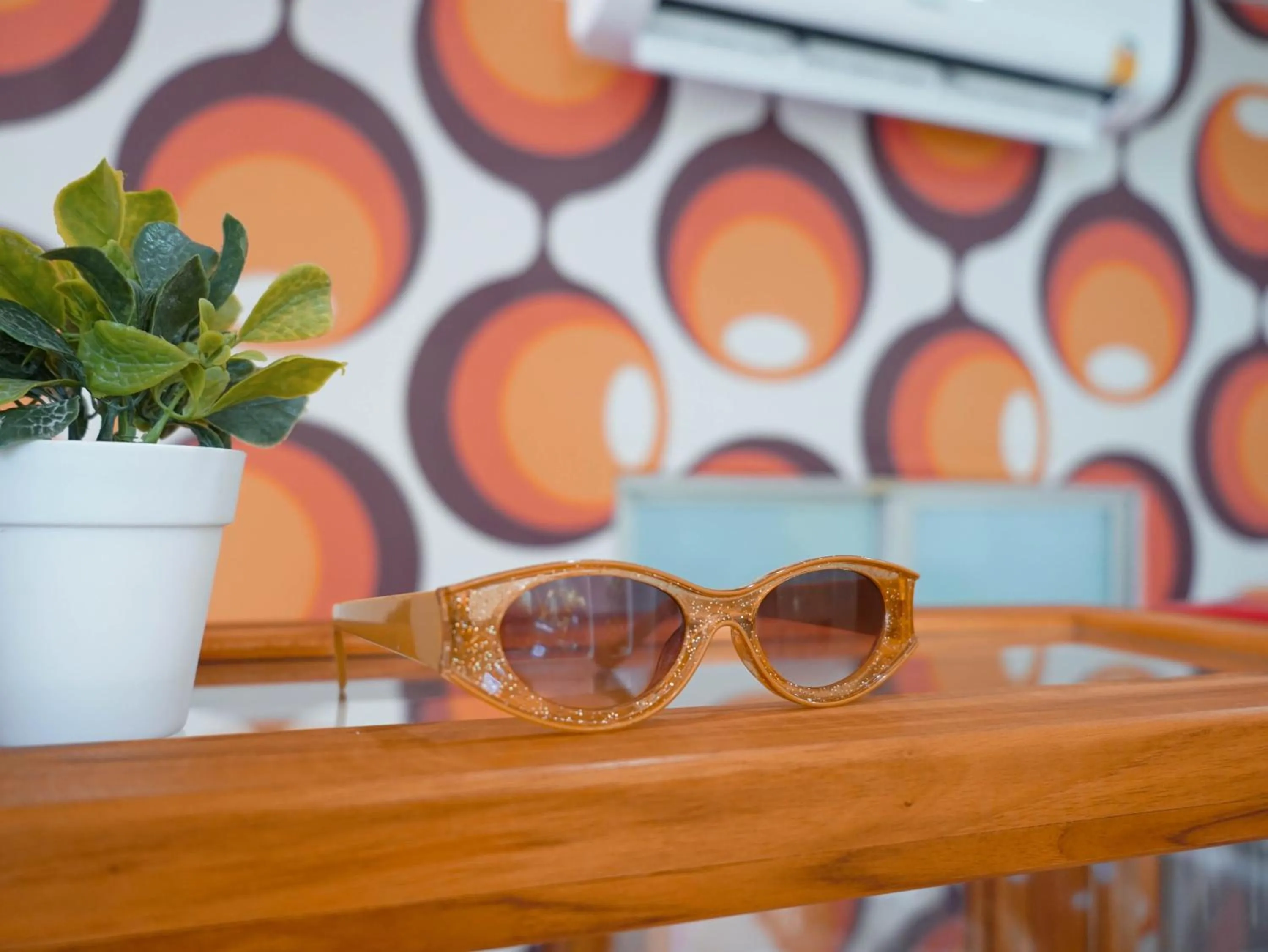 Living room in RoomQuest Hotel Pratunam