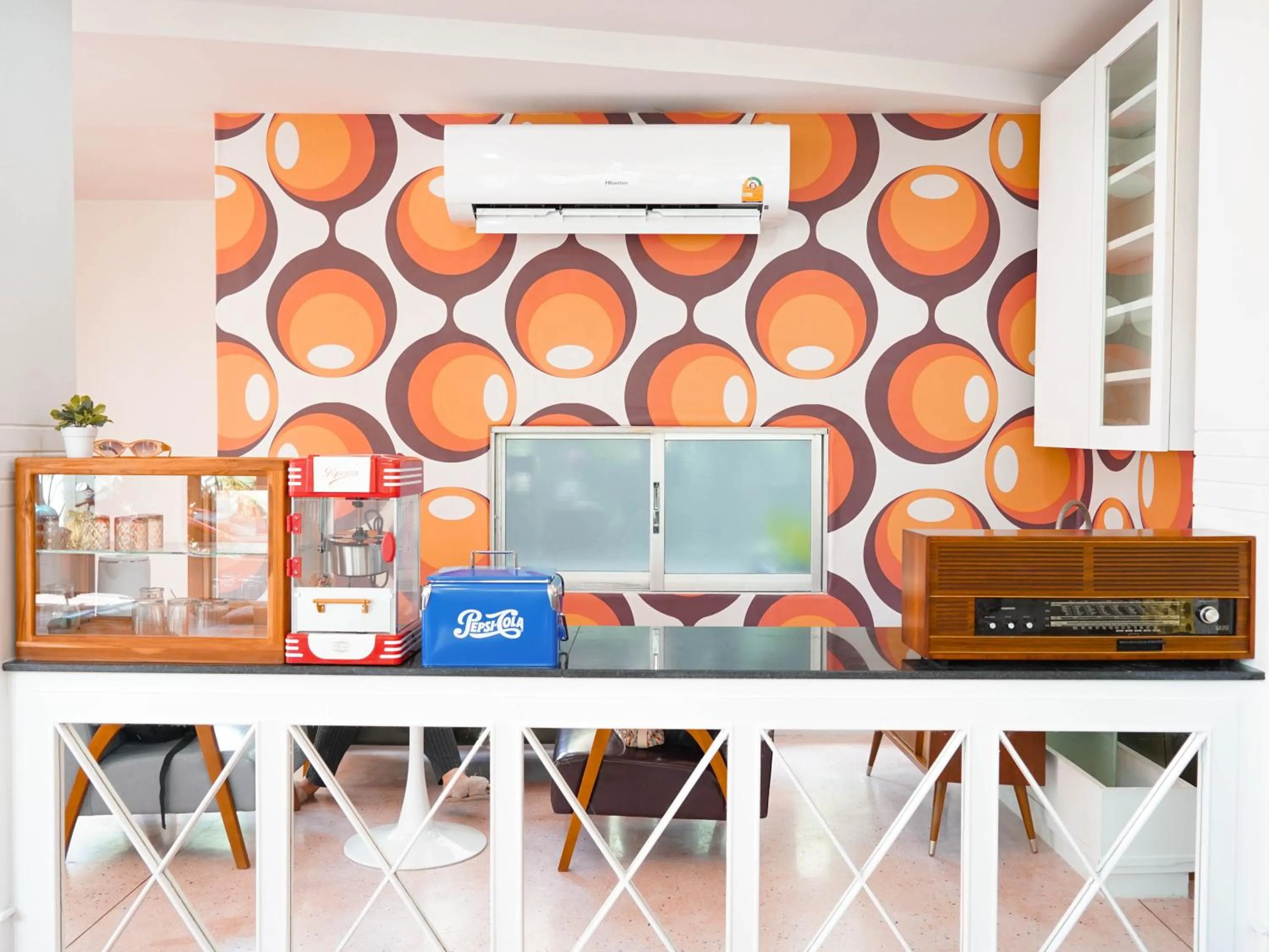 Restaurant/places to eat in RoomQuest Hotel Pratunam