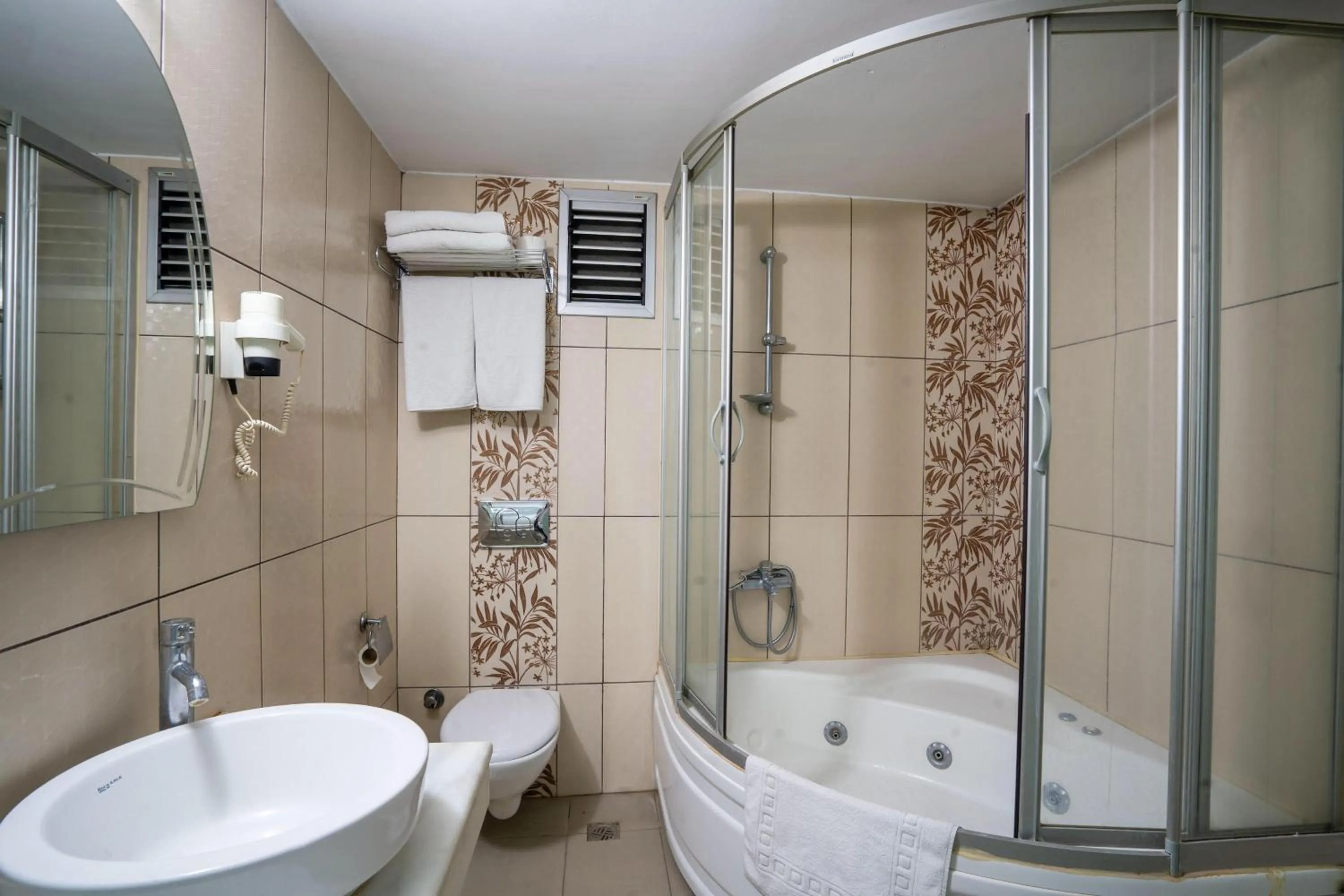 Shower in HALLEY OTEL