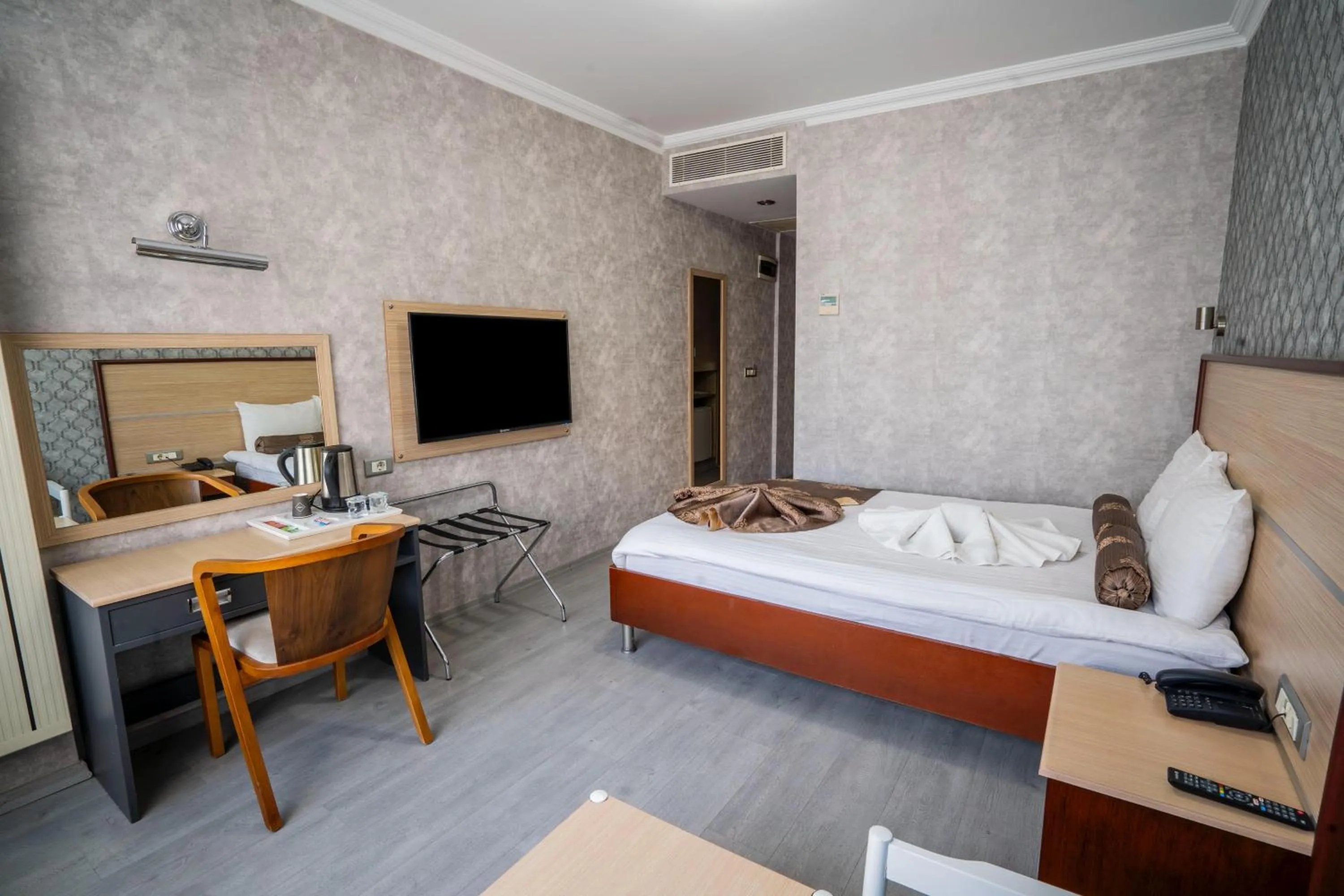 TV and multimedia in HALLEY OTEL