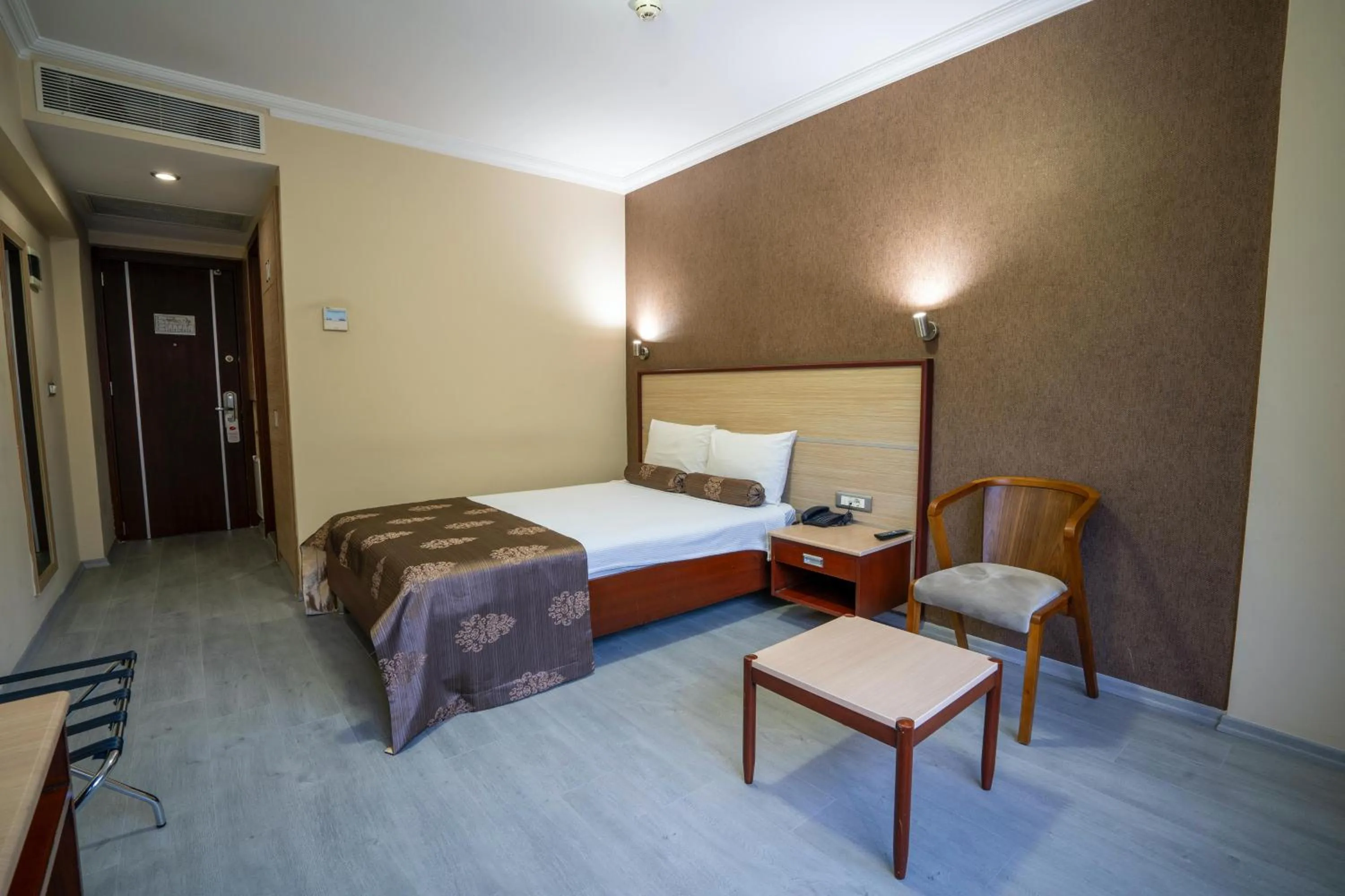 Bedroom in HALLEY OTEL