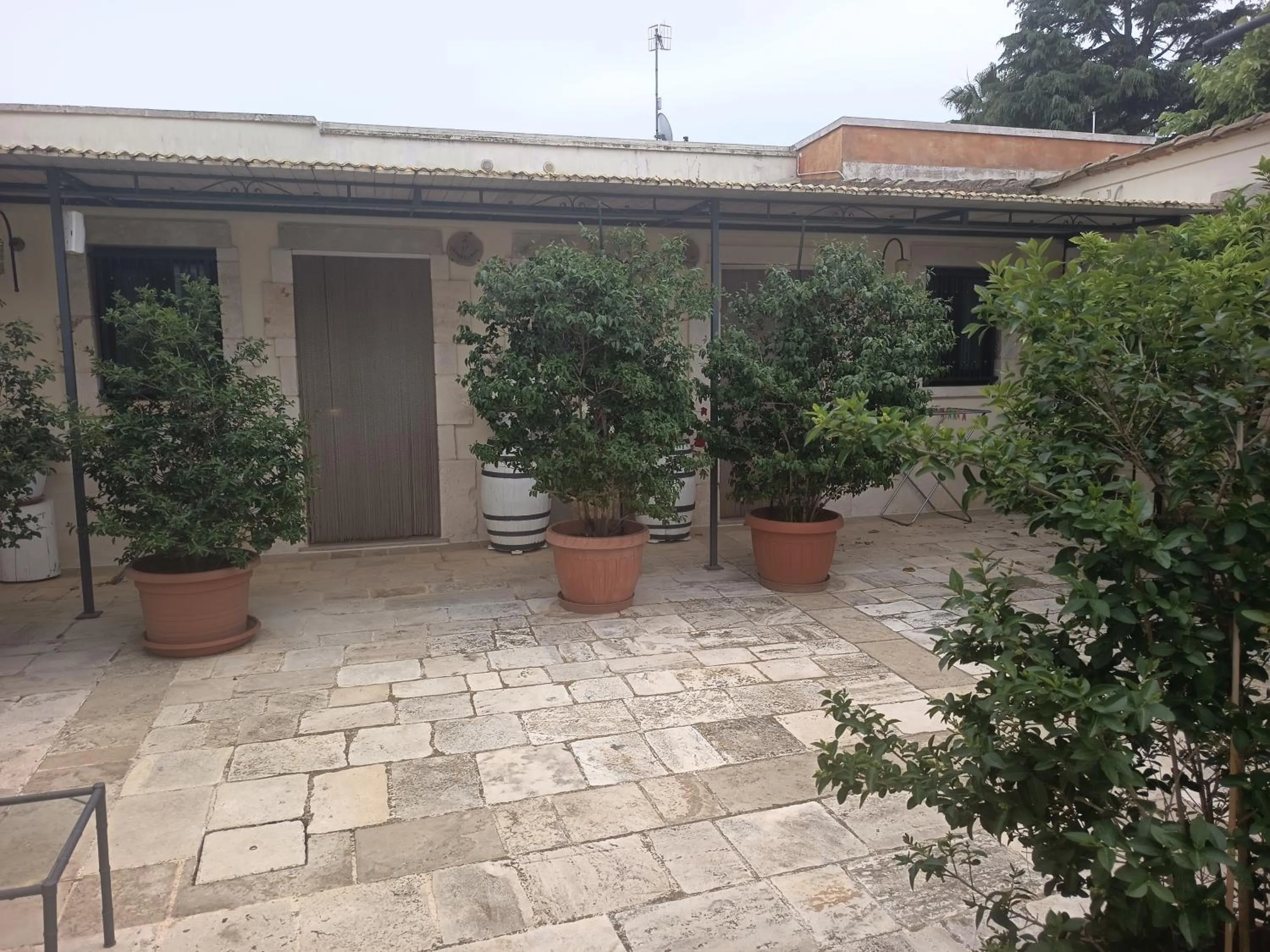 Patio in B&B Il Mulino del Monastero