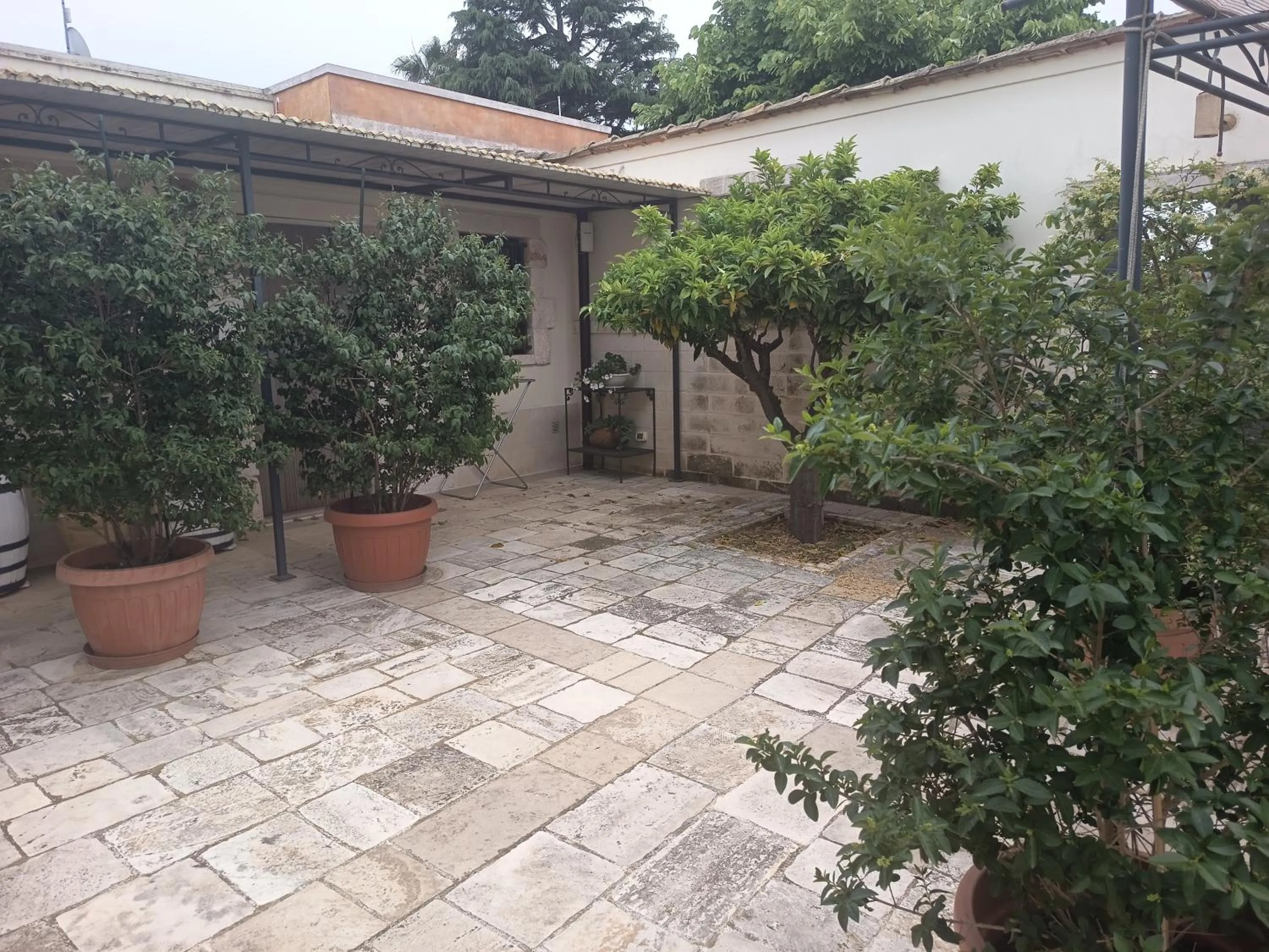 Patio in B&B Il Mulino del Monastero