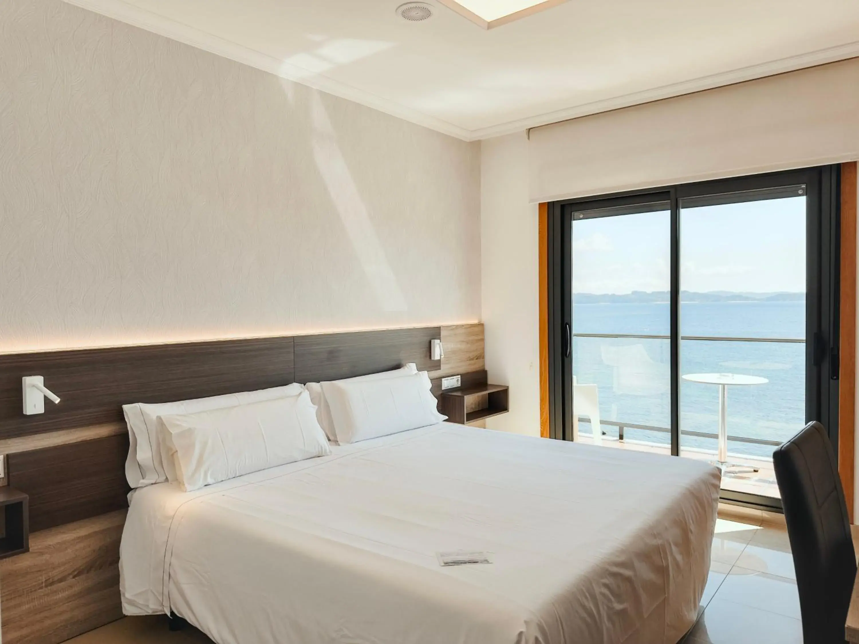 Double Room with Sea View - single occupancy in Hotel Mardevela Double Room with Sea View - single occupancy in Hotel Mardevela
