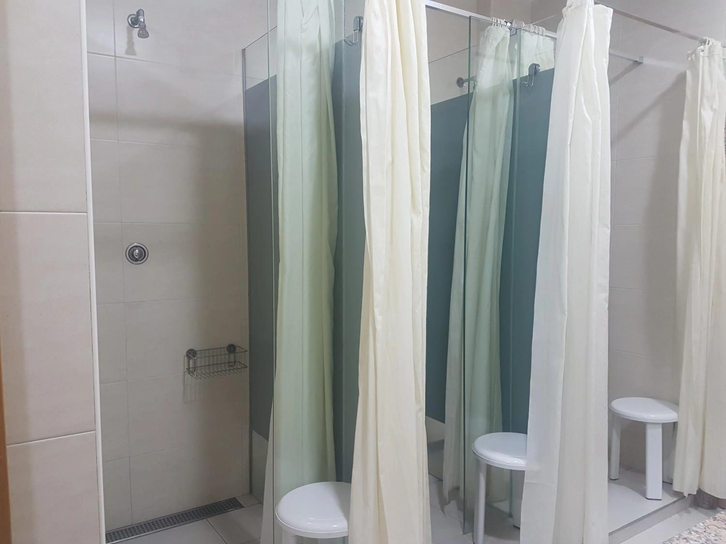 Shower in Albergue Albas EXCLUSIVO para Peregrinos