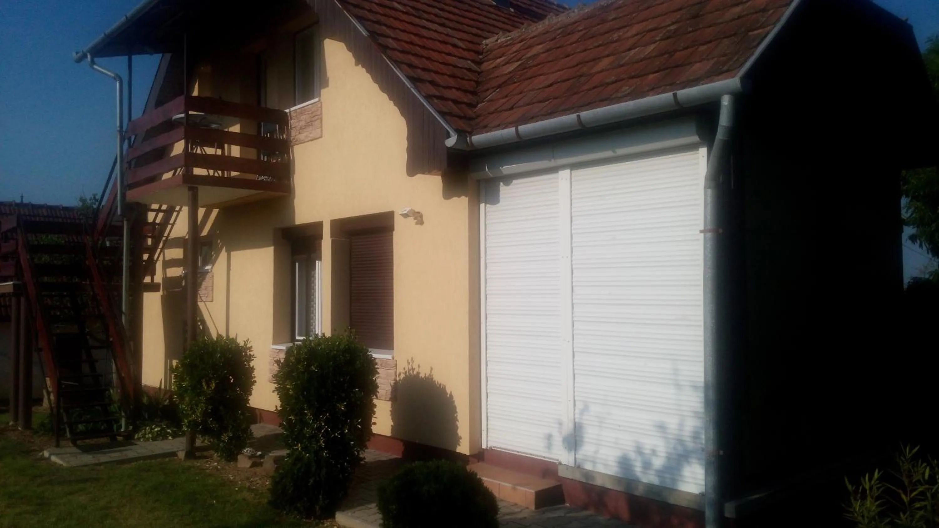 Ország Apartmanház