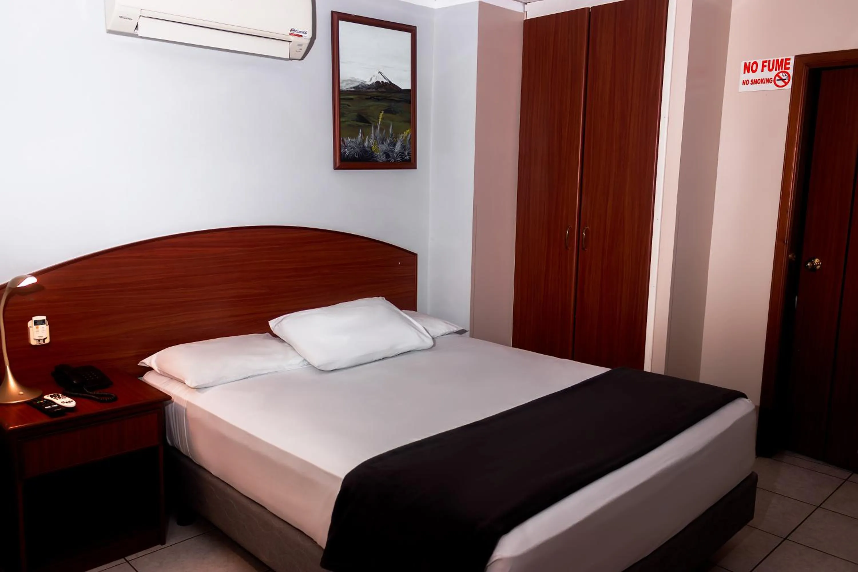 Bed in Grand Hotel Machala