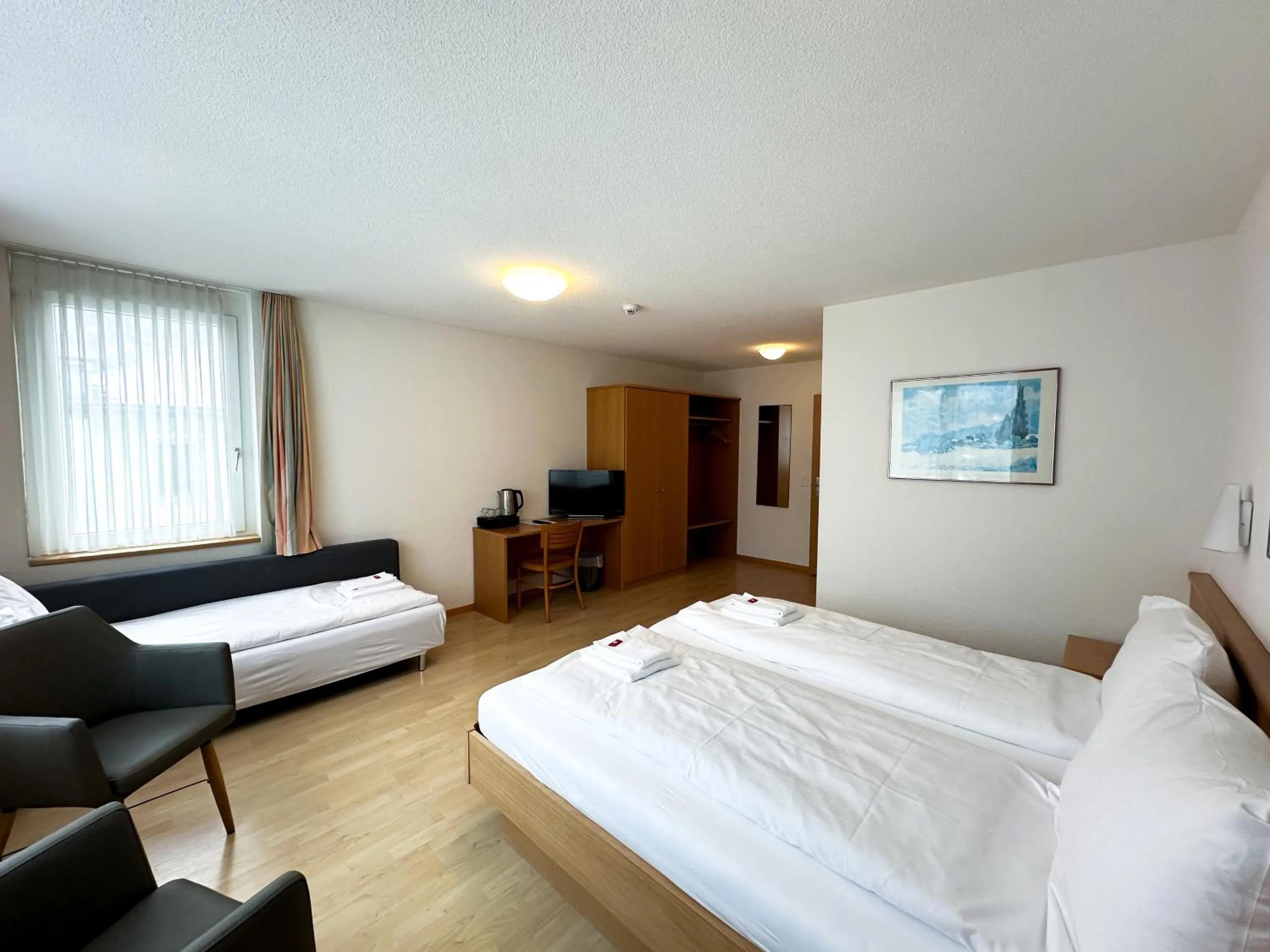 Bedroom, Bed in Hotel Rebstock Meiringen