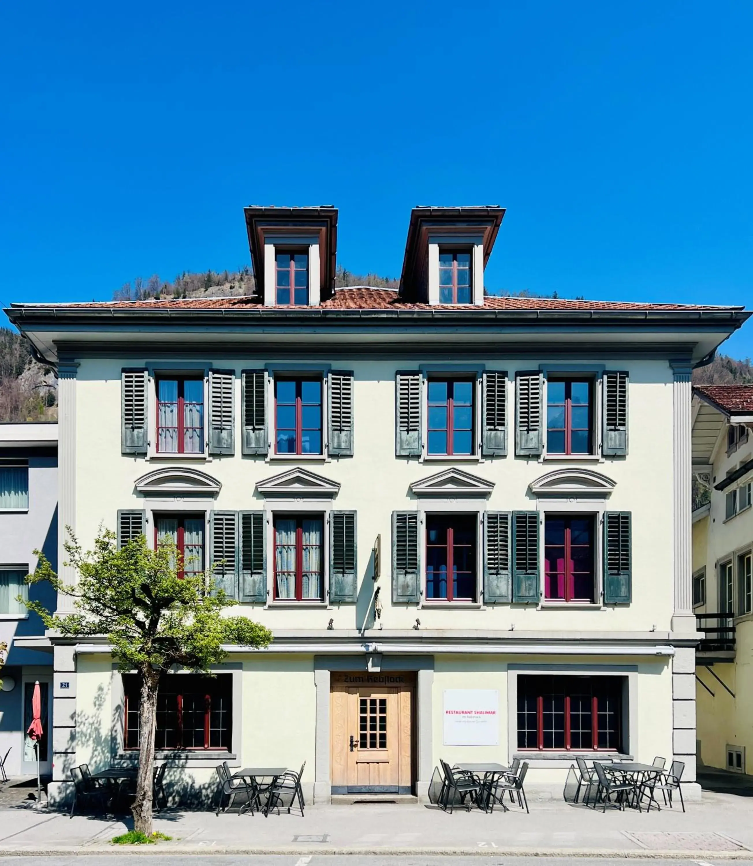 Property building in Hotel Rebstock Meiringen Property building in Hotel Rebstock Meiringen