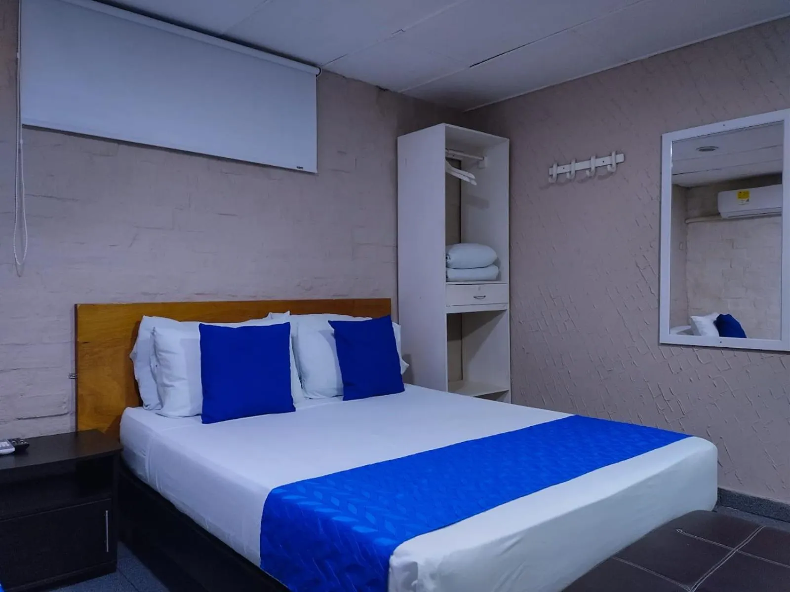 Bed in Hotel Casa Boston Inn by Finerh