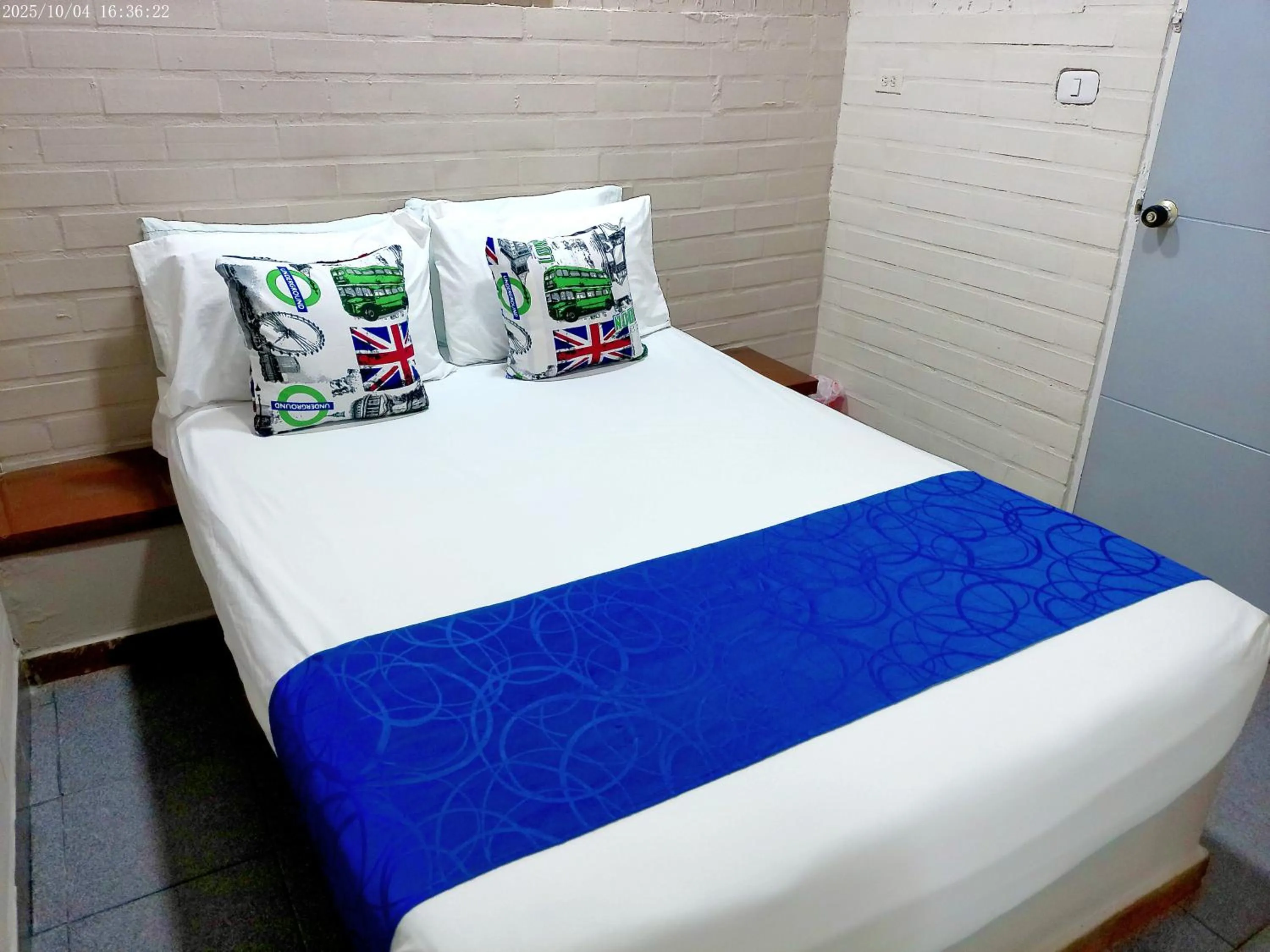 Bed in Hotel Casa Boston Inn by Finerh