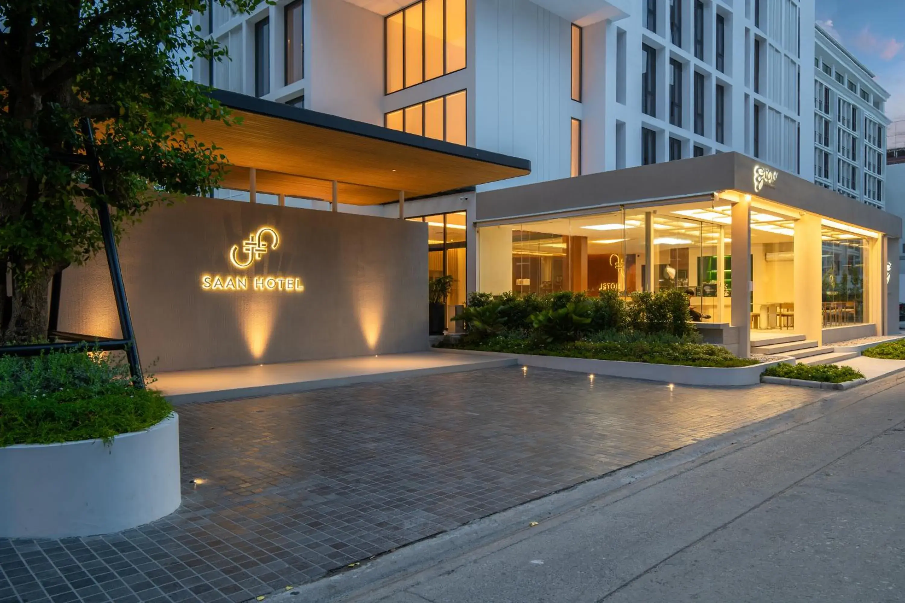 Property building in Saan Hotel Sathorn Property building in Saan Hotel Sathorn