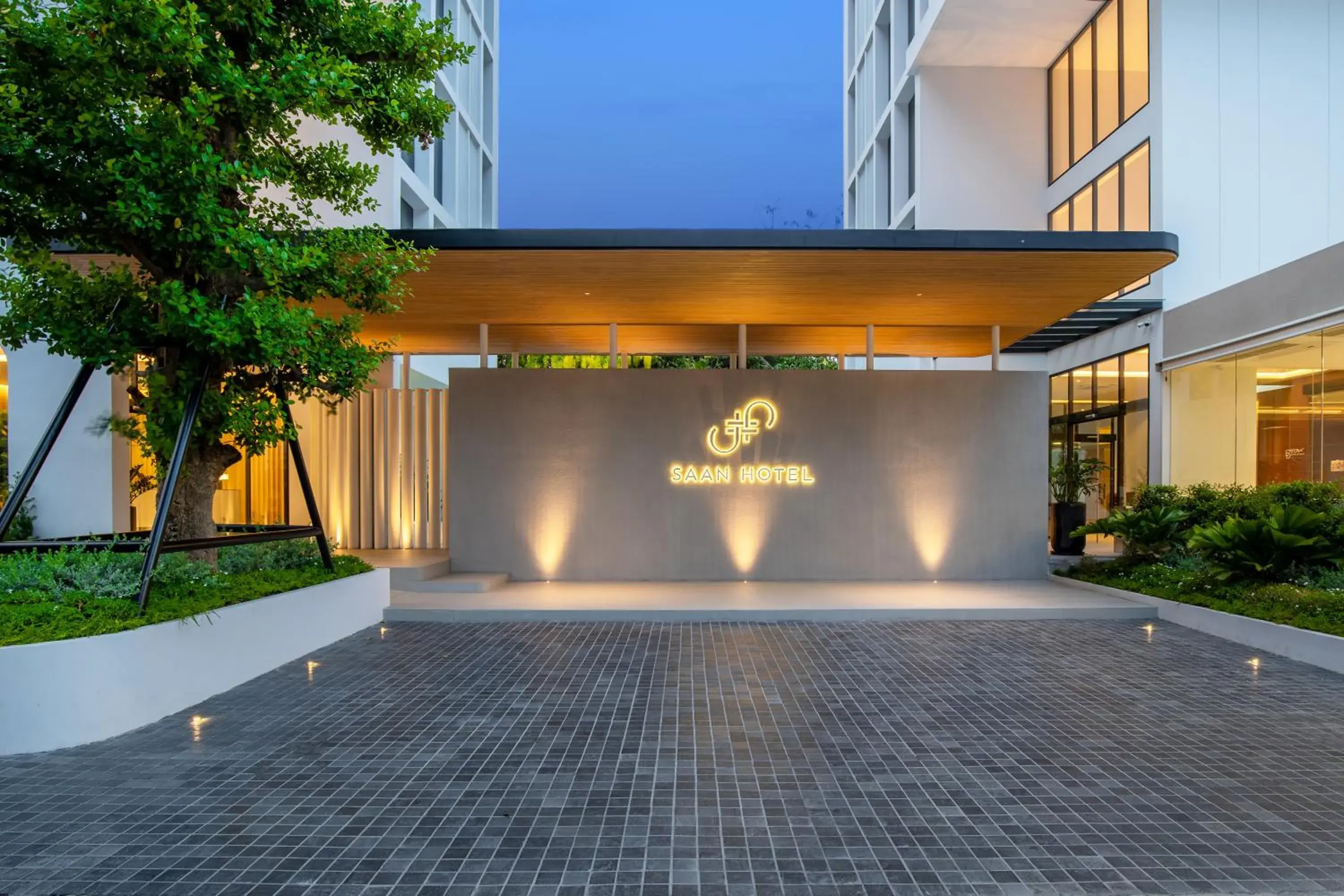 Property building in Saan Hotel Sathorn Property building in Saan Hotel Sathorn