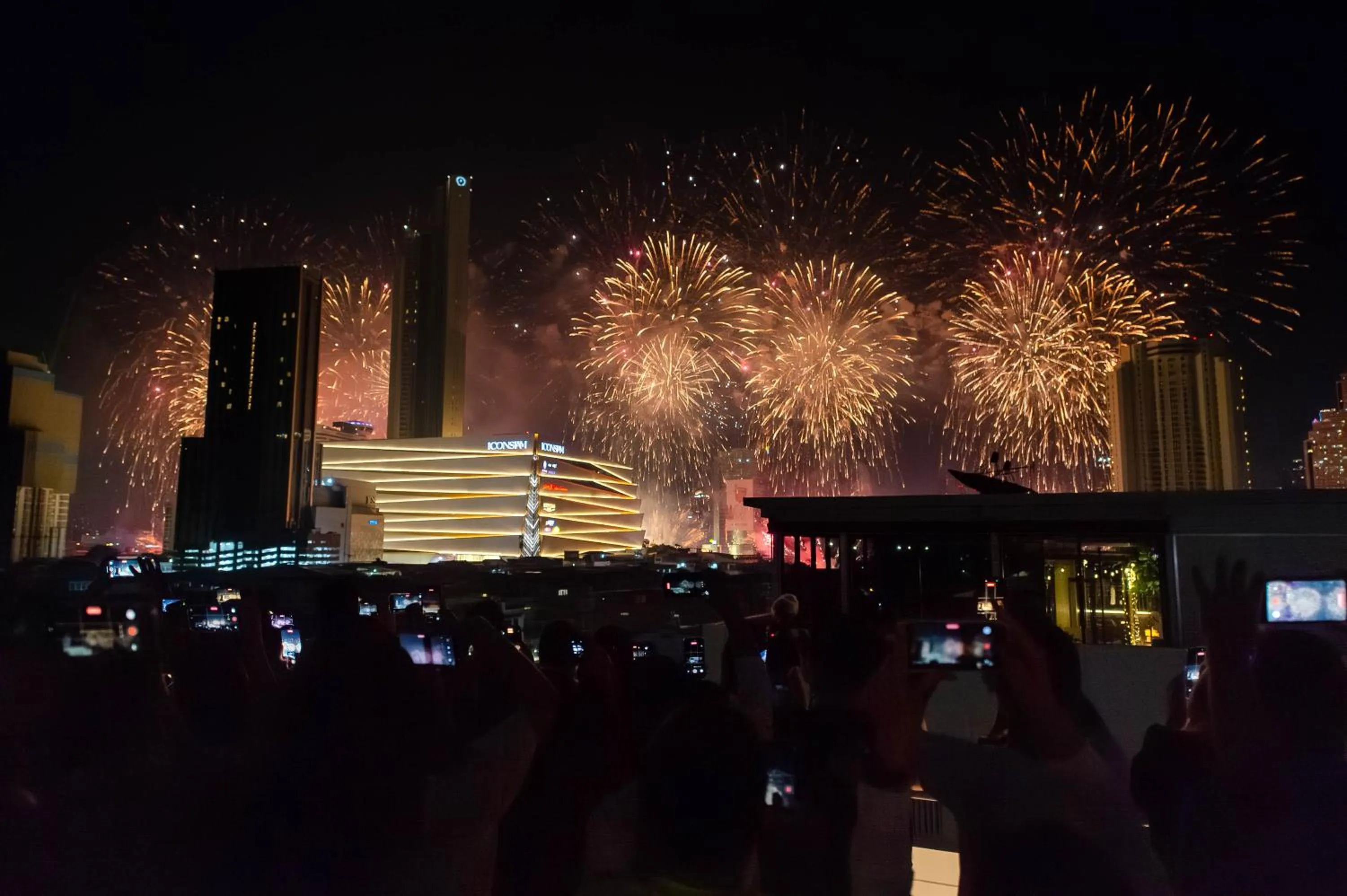 Night in Saan Hotel Sathorn