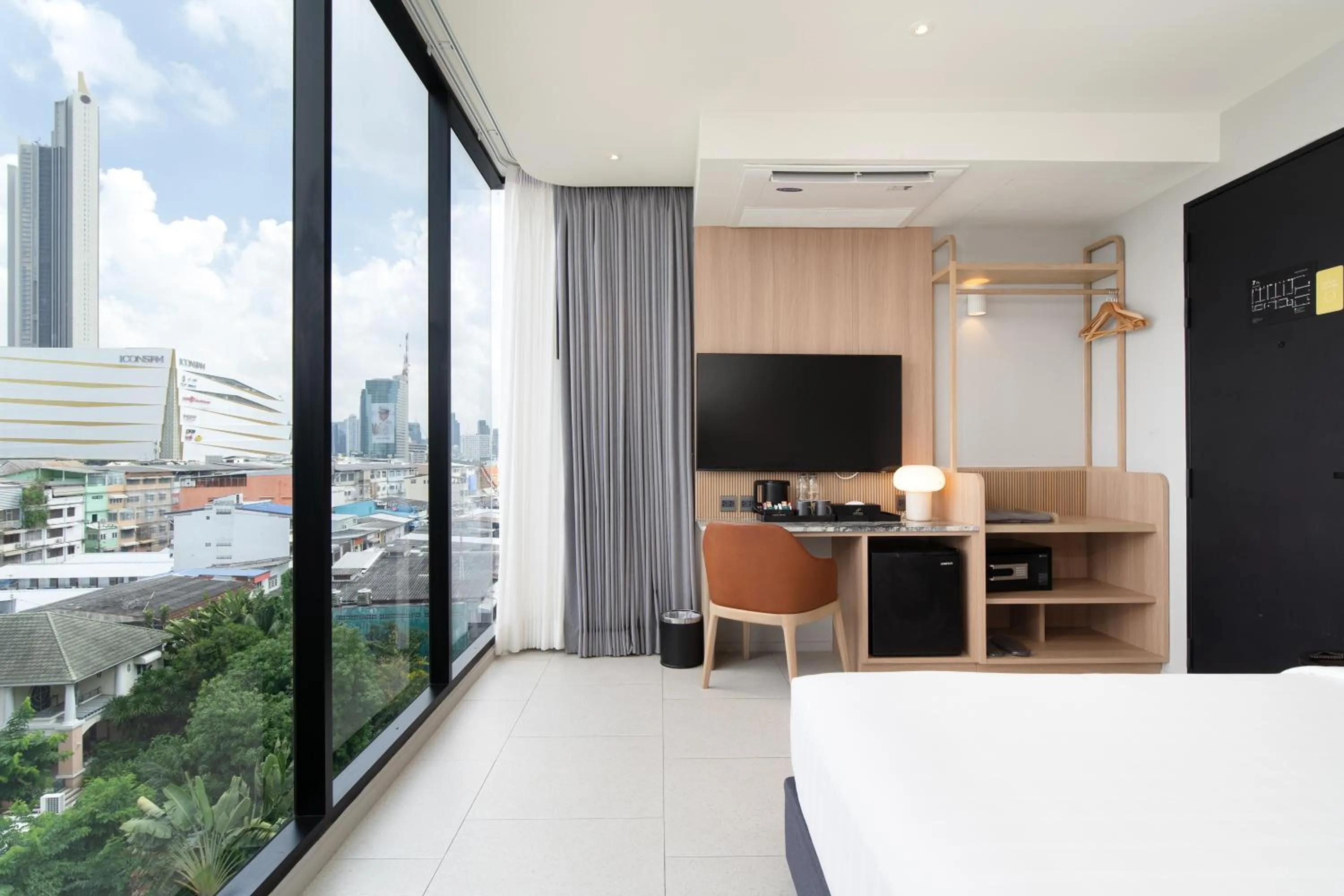 View (from property/room), Bed in Saan Hotel Sathorn