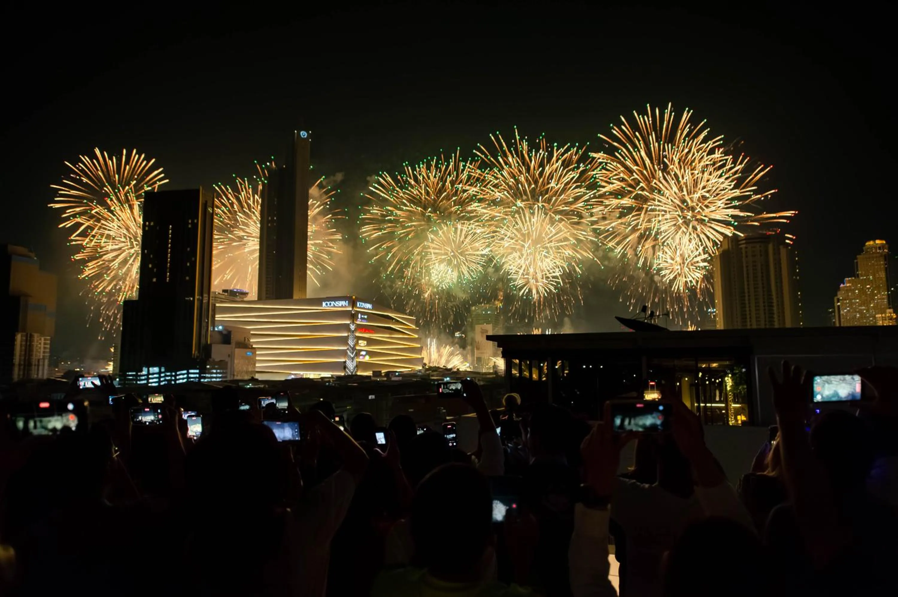 Night in Saan Hotel Sathorn