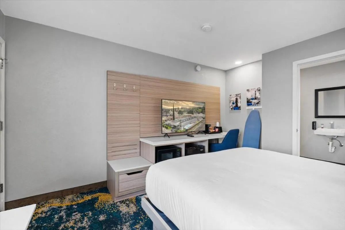 Bed in Cielo House Inn - Paso Robles