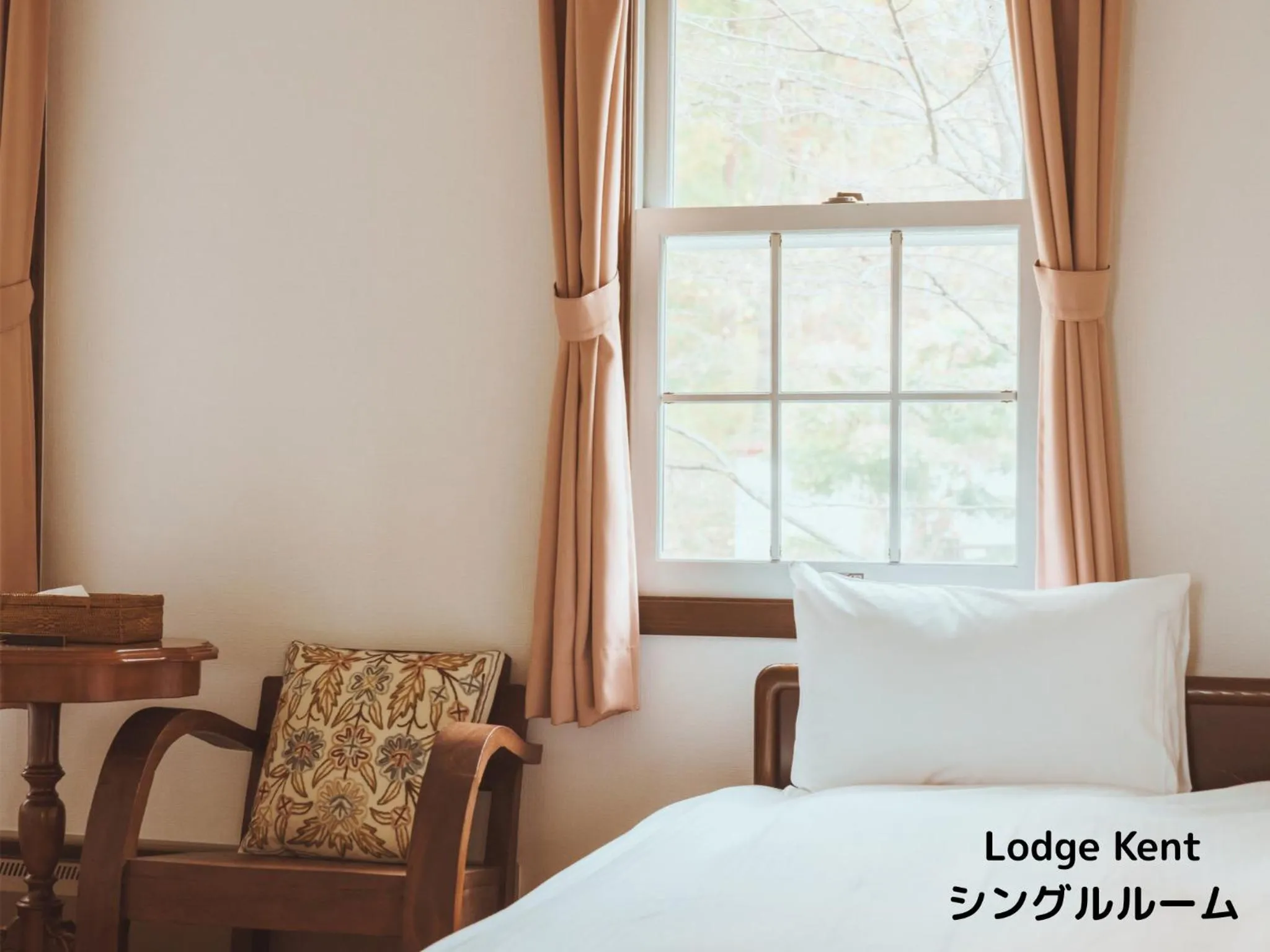 Bedroom, Bed in Lodge Kent & Cottage Kent