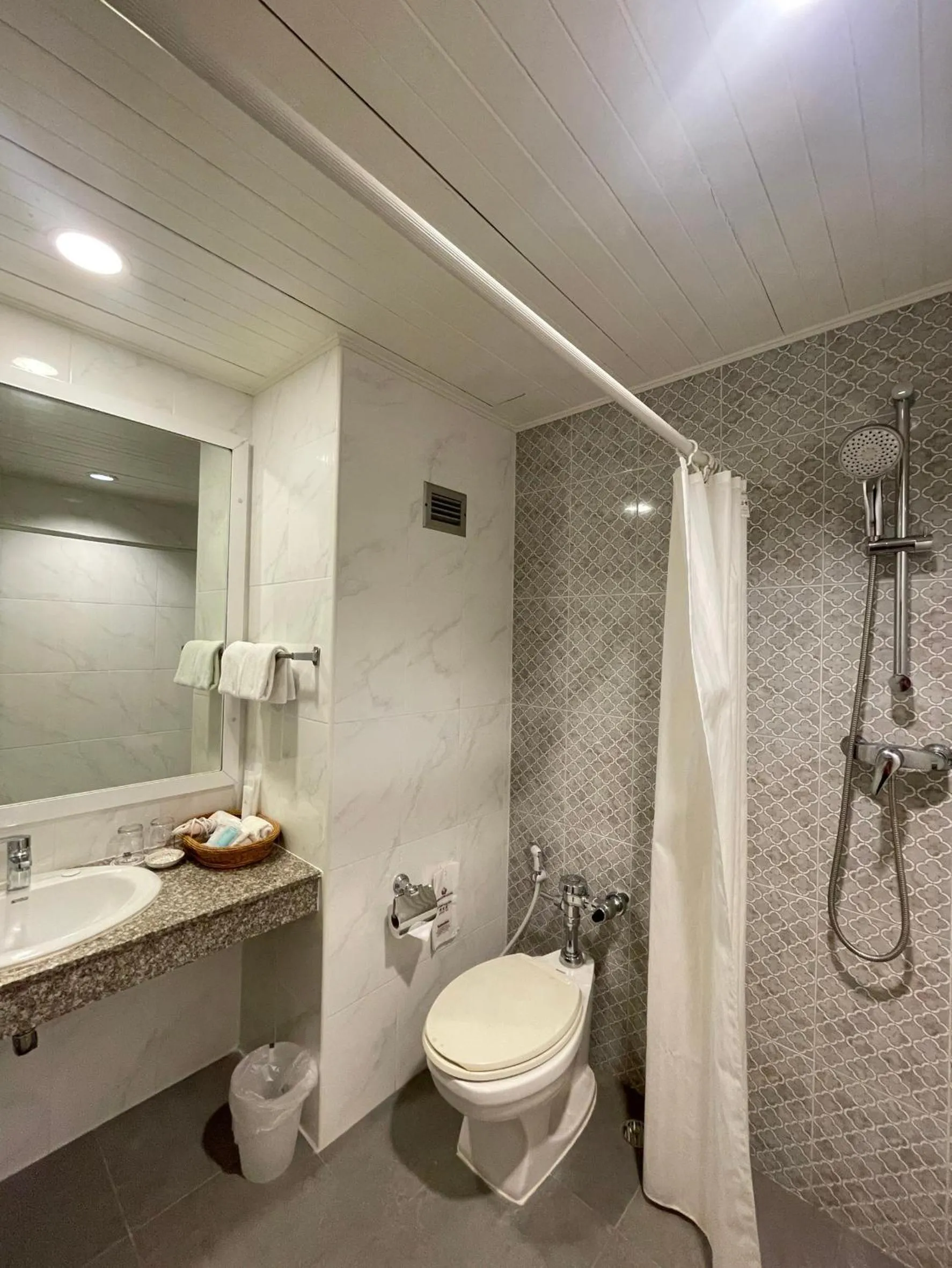 Toilet in Wangcome Hotel