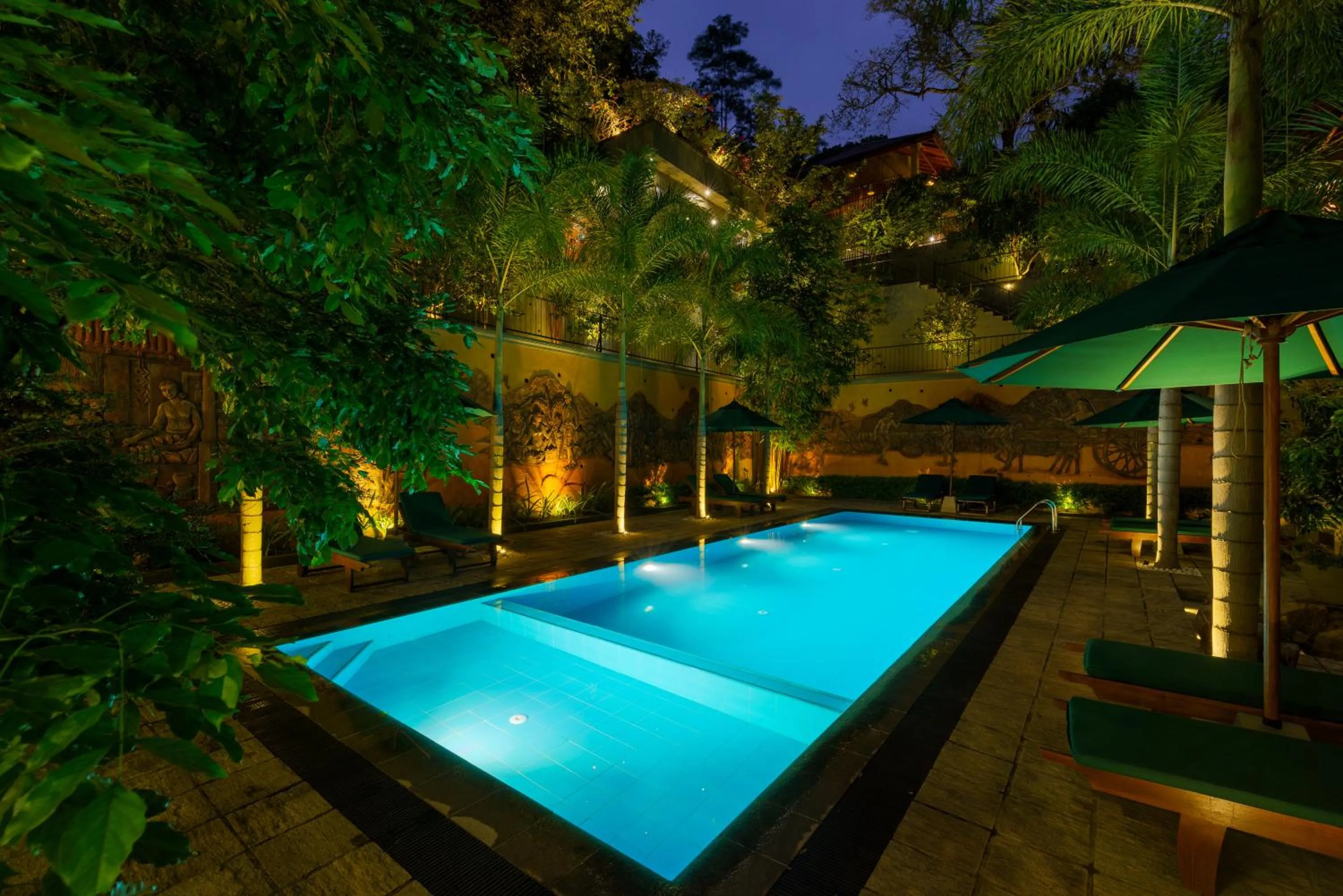 Swimming pool in Villa Rumassala Luxury Chalets Unawatuna