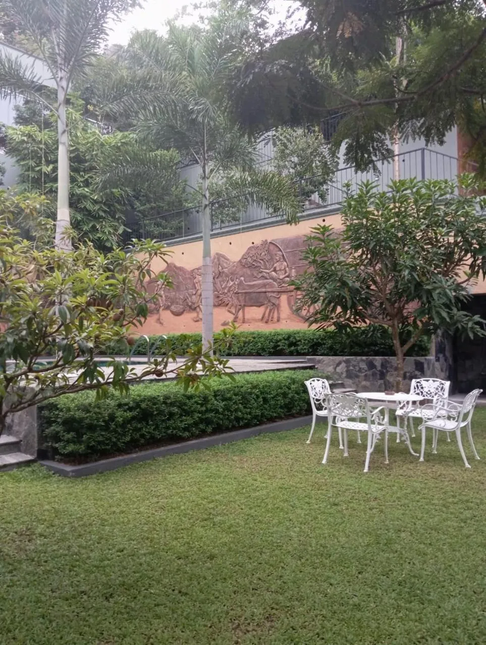 Garden in Villa Rumassala Luxury Chalets Unawatuna