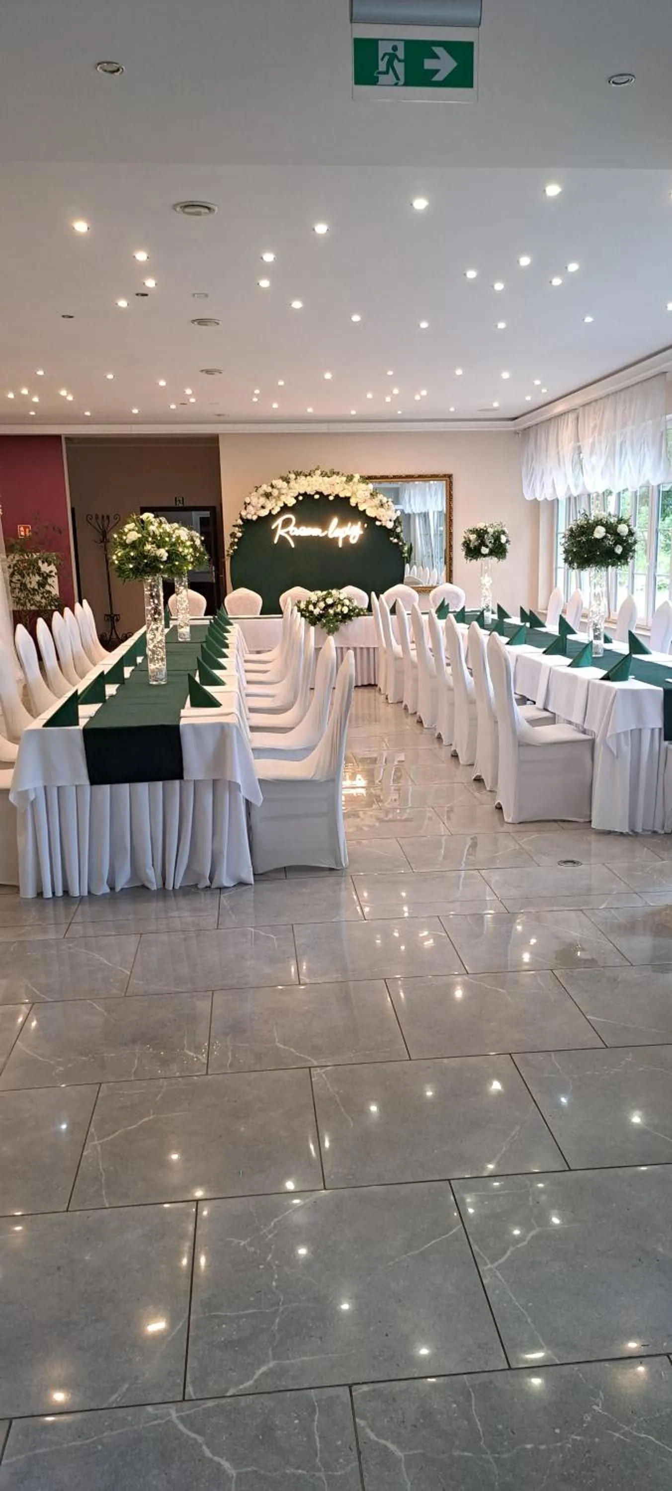 Restaurant/places to eat in Hotel i Restauracja Chopin