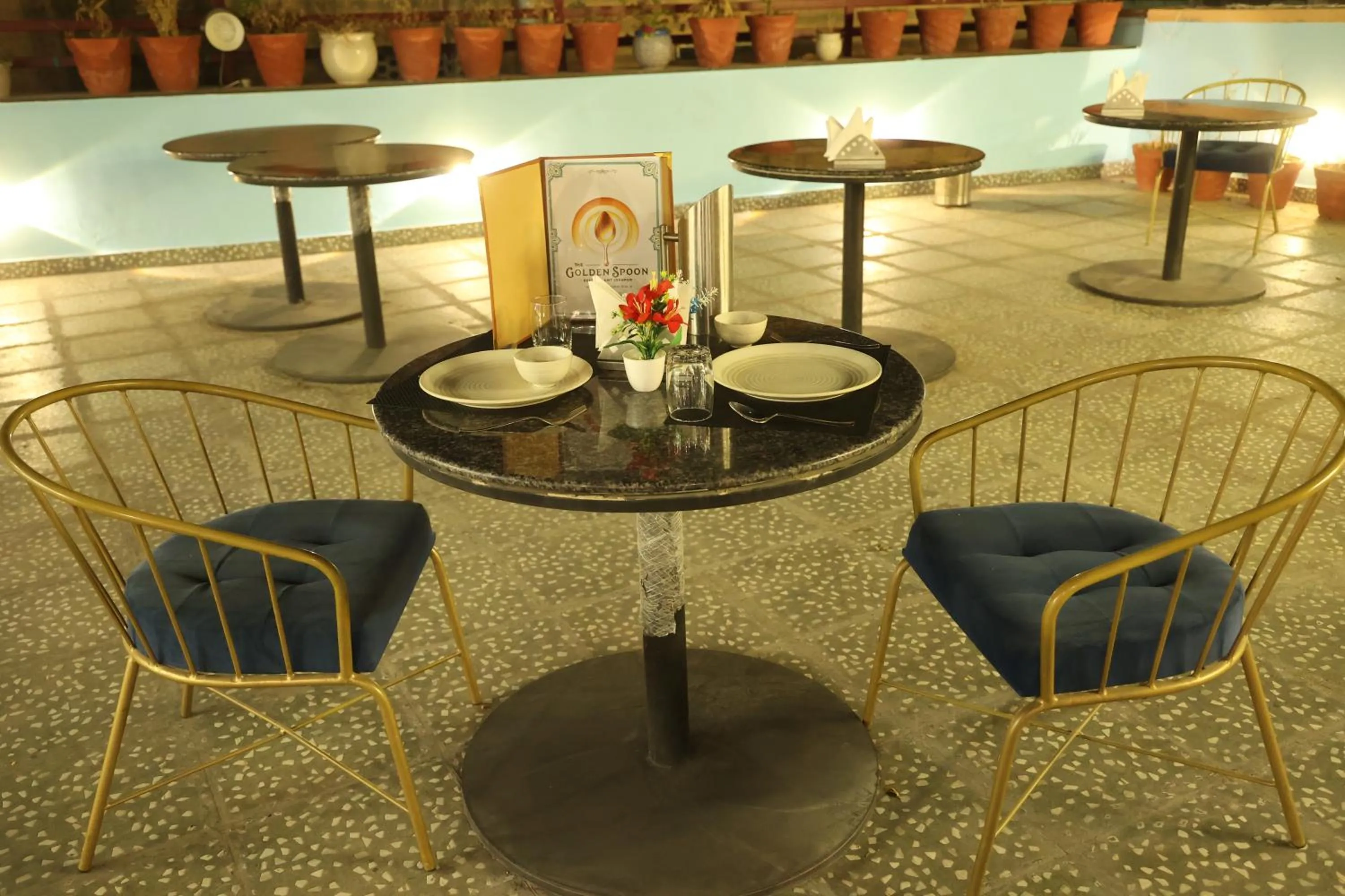 Restaurant/places to eat in Shiv Hari heritage