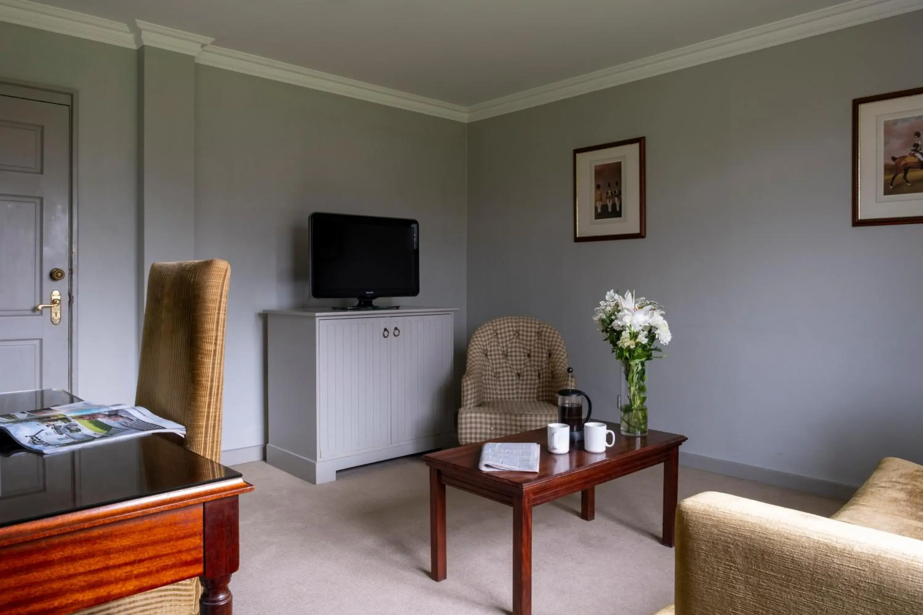 TV and multimedia, TV/Entertainment Center in Mercure Banbury Whately Hall Hotel