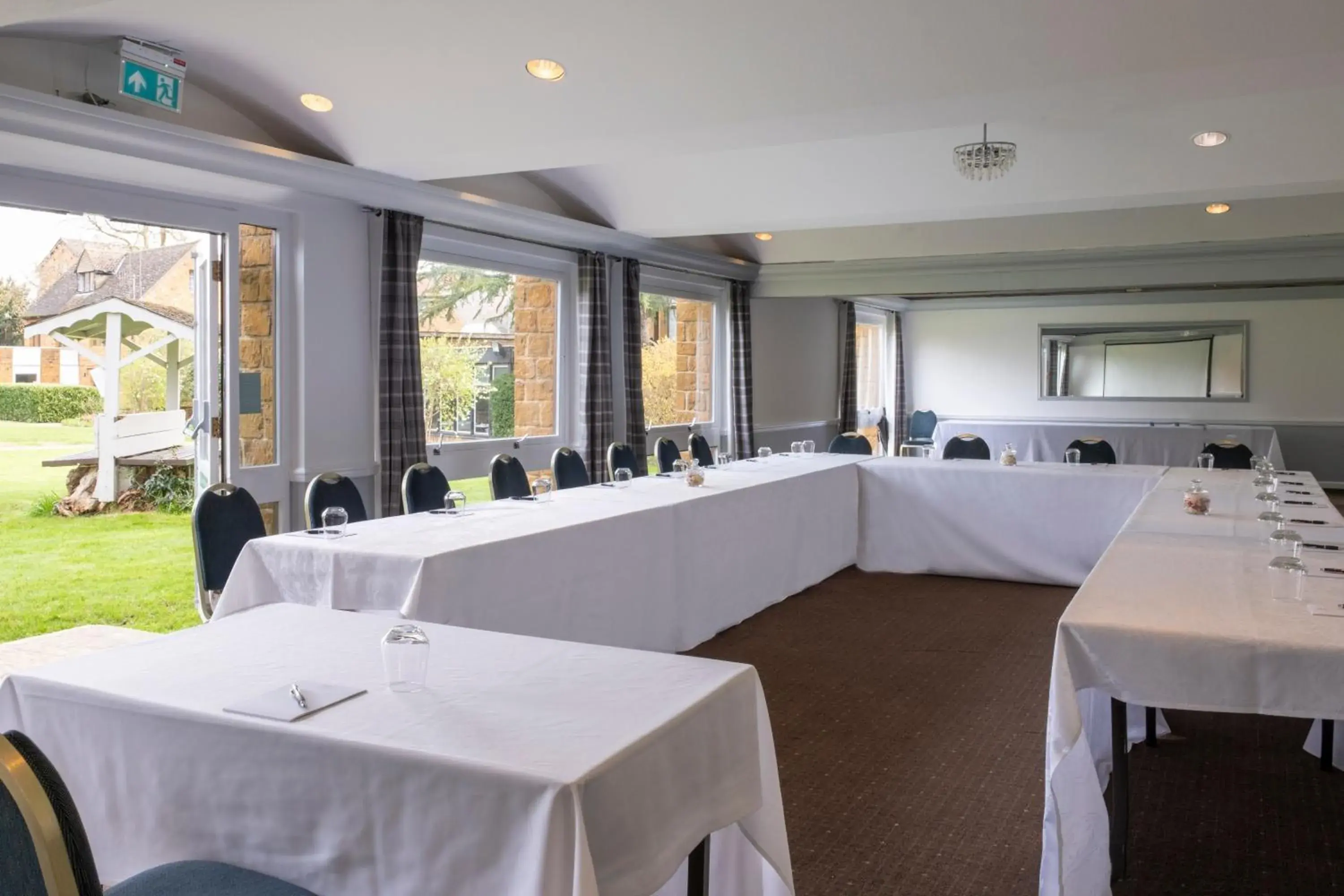 Banquet/Function facilities in Mercure Banbury Whately Hall Hotel